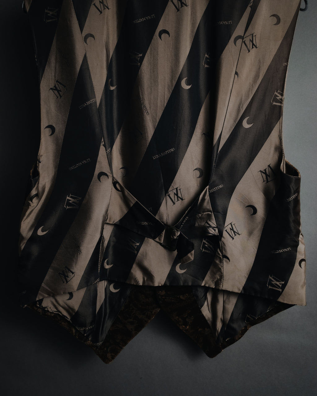 "LUNA MATTINO" 90’s Crushed velvet pointed hem vest