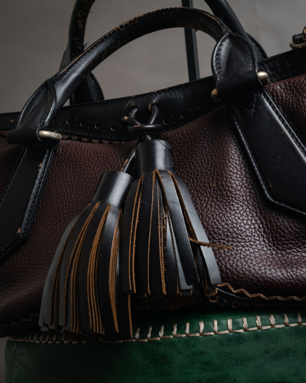 “BURBERRY” 2010’s Brogue tassel leather bag