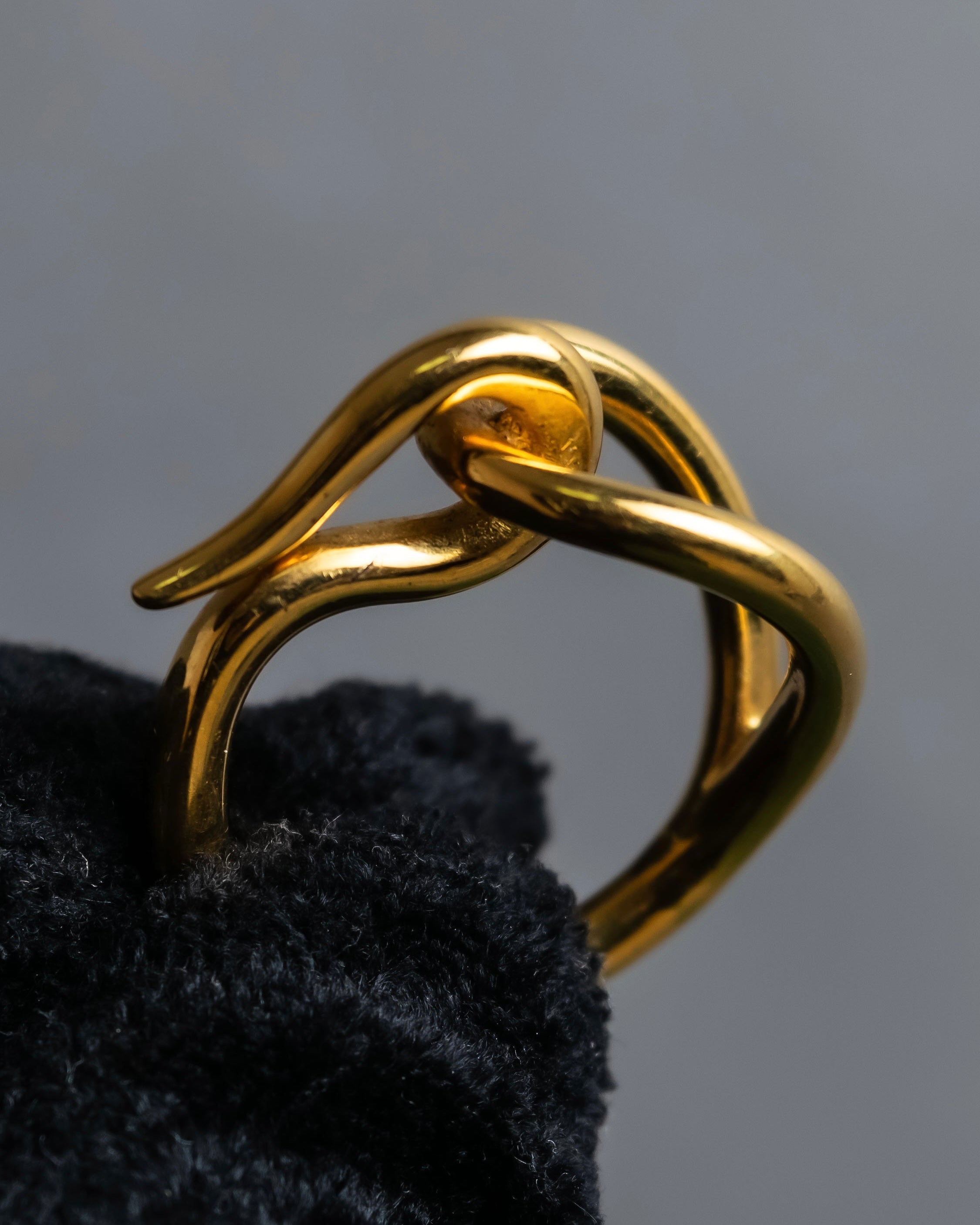 "HERMES" Jumbo scarf gold ring