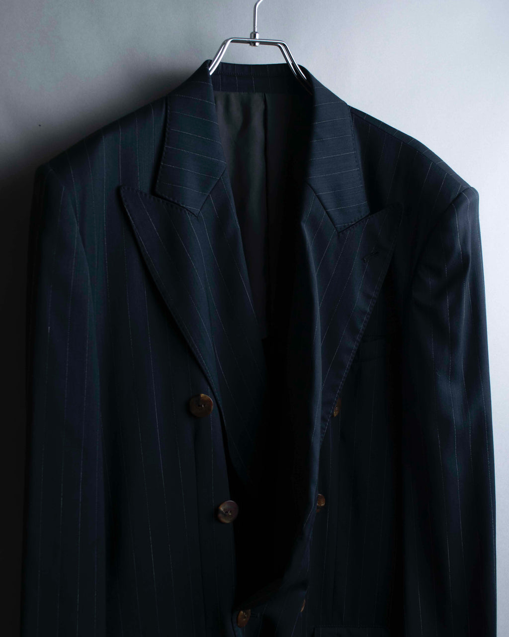 "JEAN PAUL GAULTIER HOMME"
Oversized shadow stripe set up