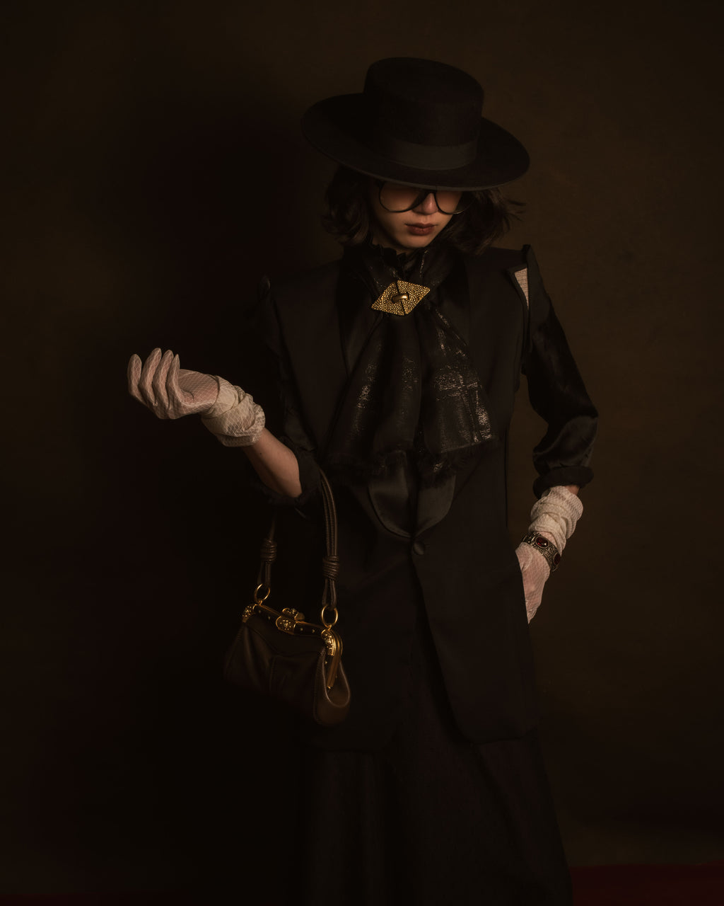 –SPECIAL– "VALENTINO GARAVANI"
00’s Jeweled frame leather bag