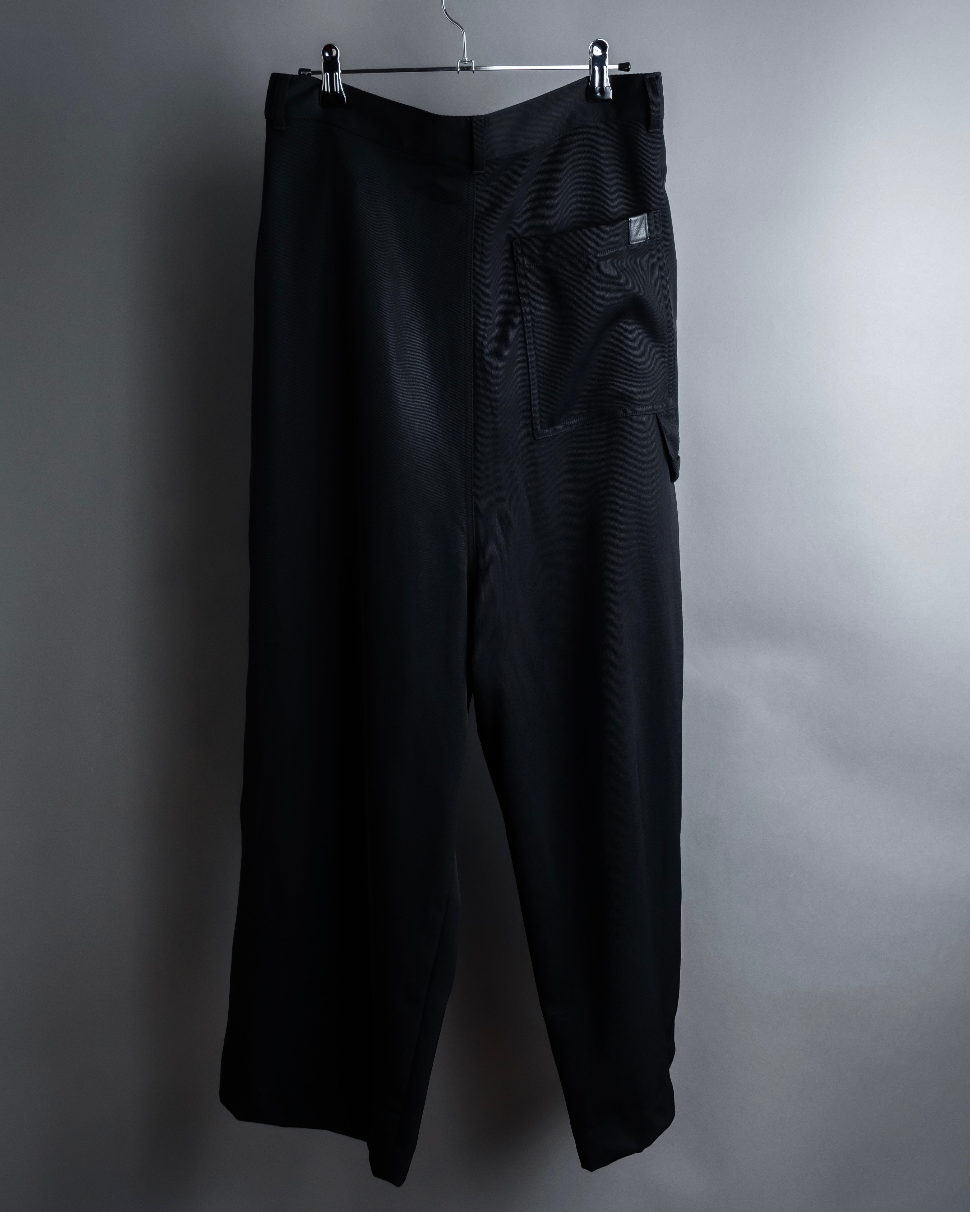 "LOEWE" Three-dimensional pattern design wide slacks