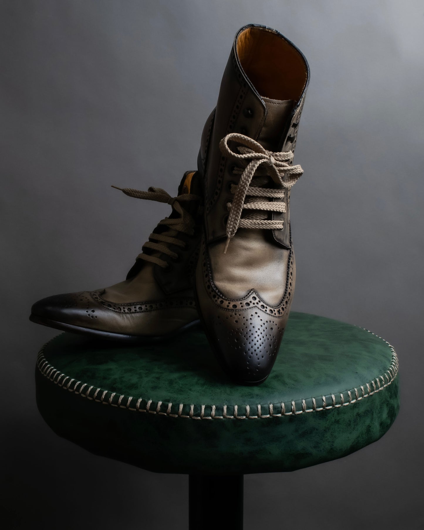 "FENICE" Gradient color leather lace up wingtip shoes