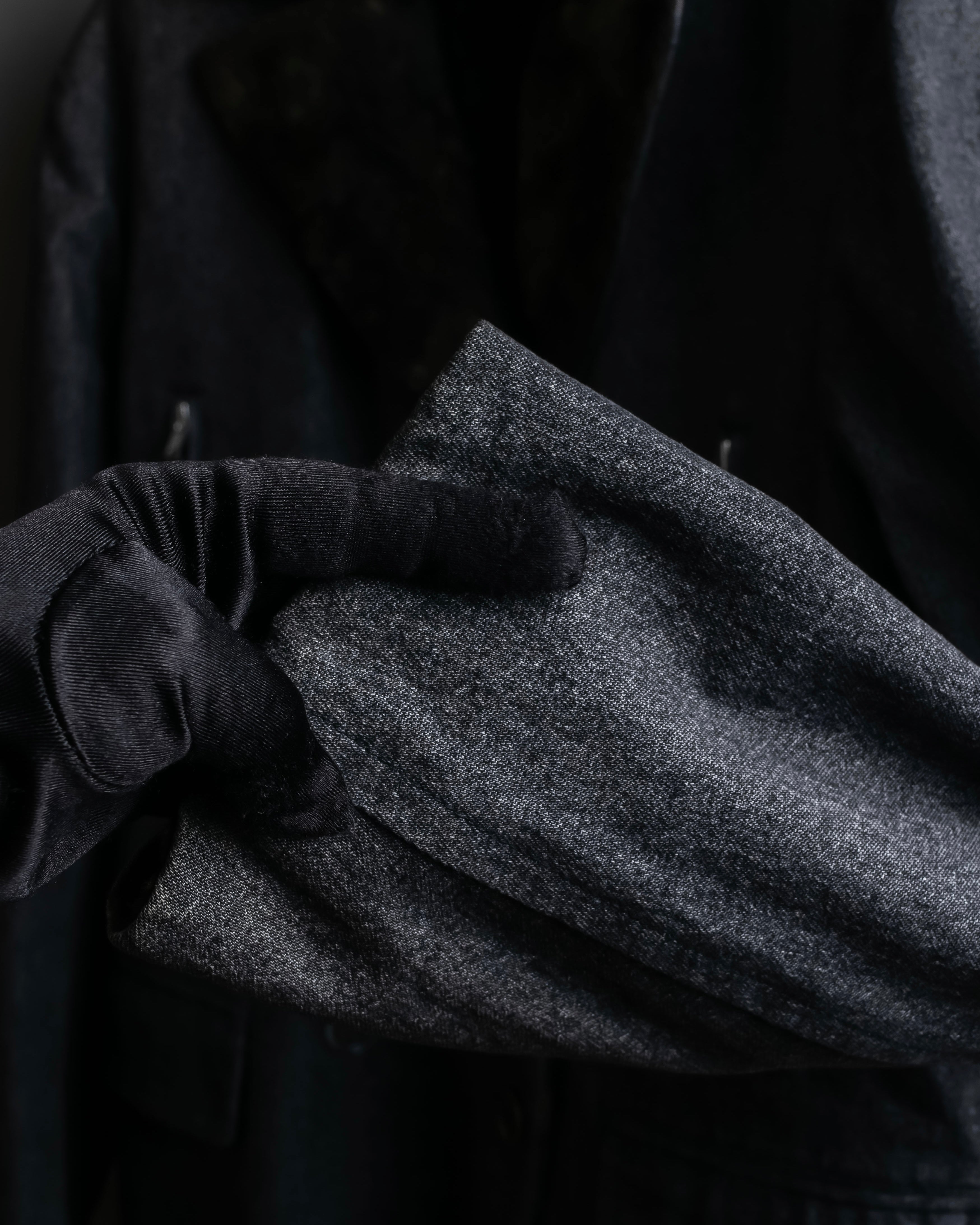 "tricot COMME des GARCONS" 
Double-breasted reversible fur tailored coat