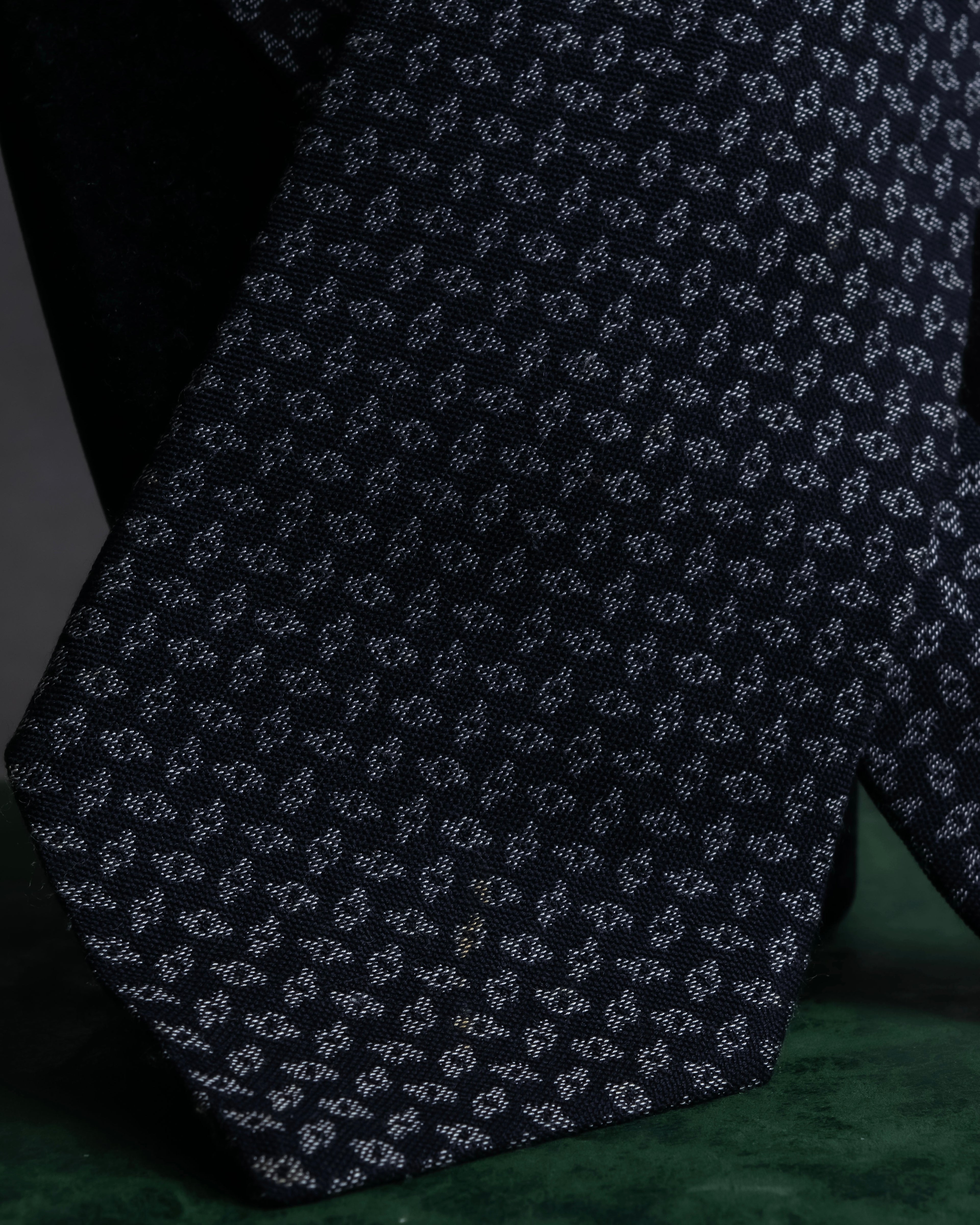 "GIORGIO ARMANI" Small pattern silk necktie