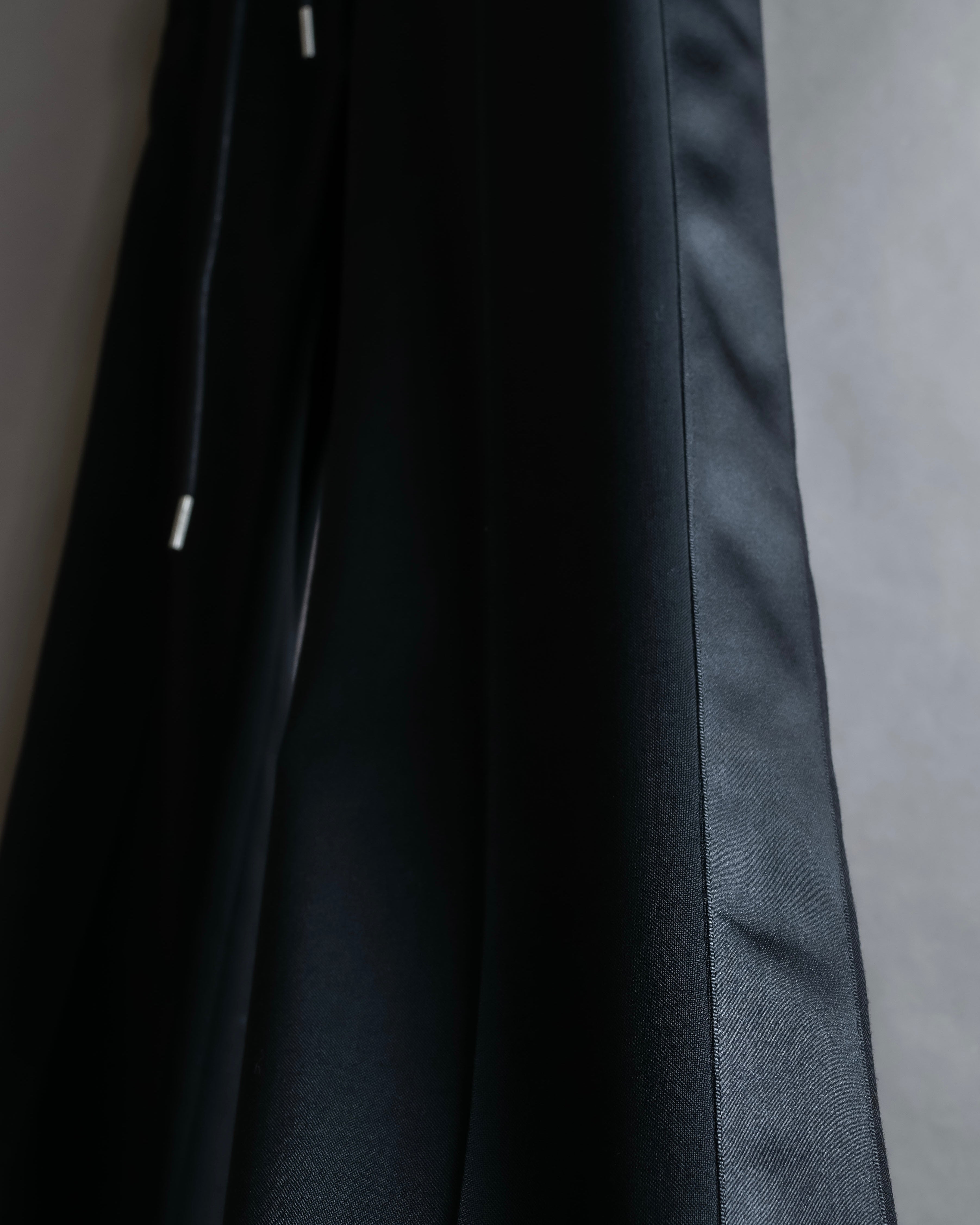 "sacai" Satin line design tapered slacks