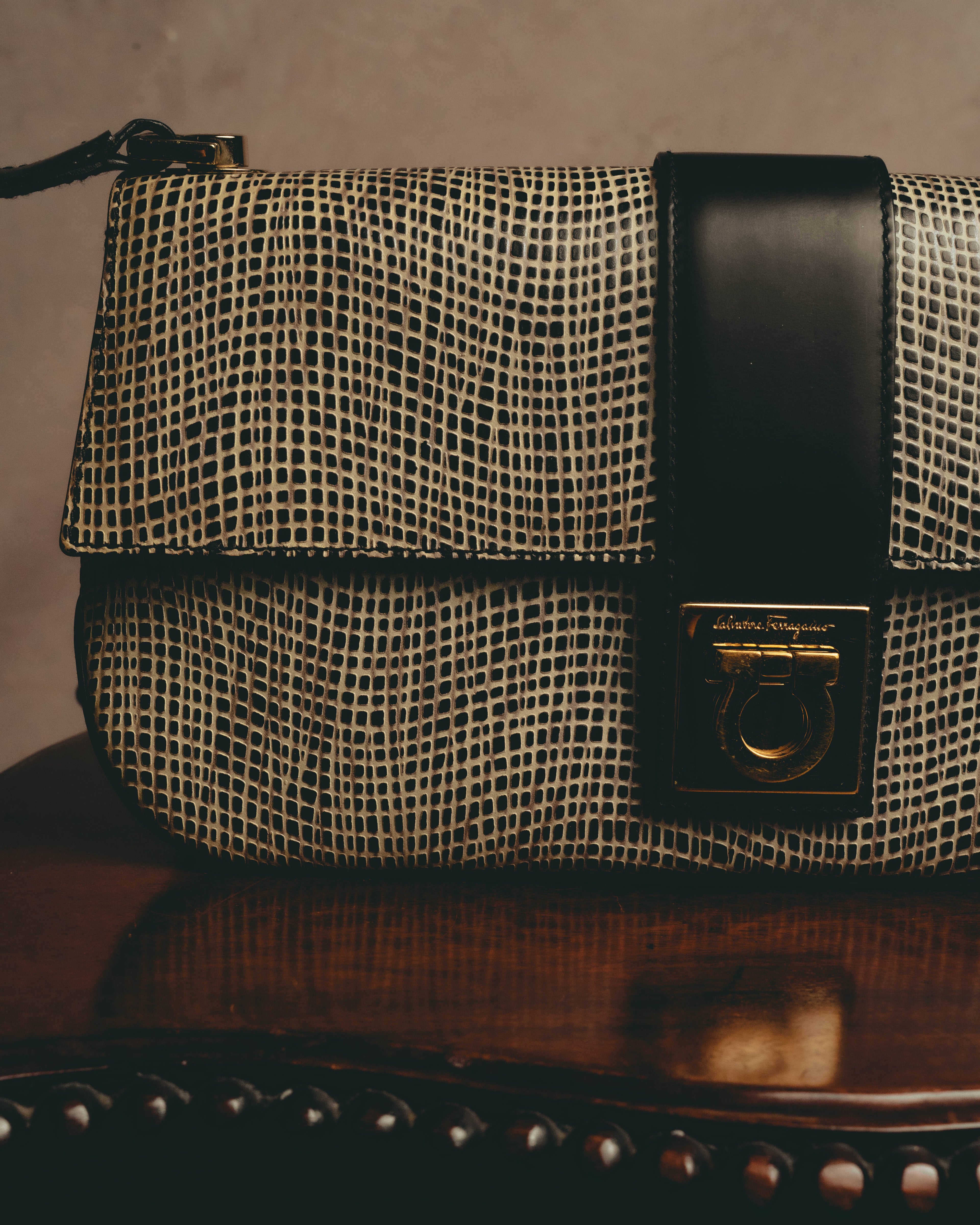 "Salvatore Ferragamo" Crocodile embossed Gancini shoulder bag