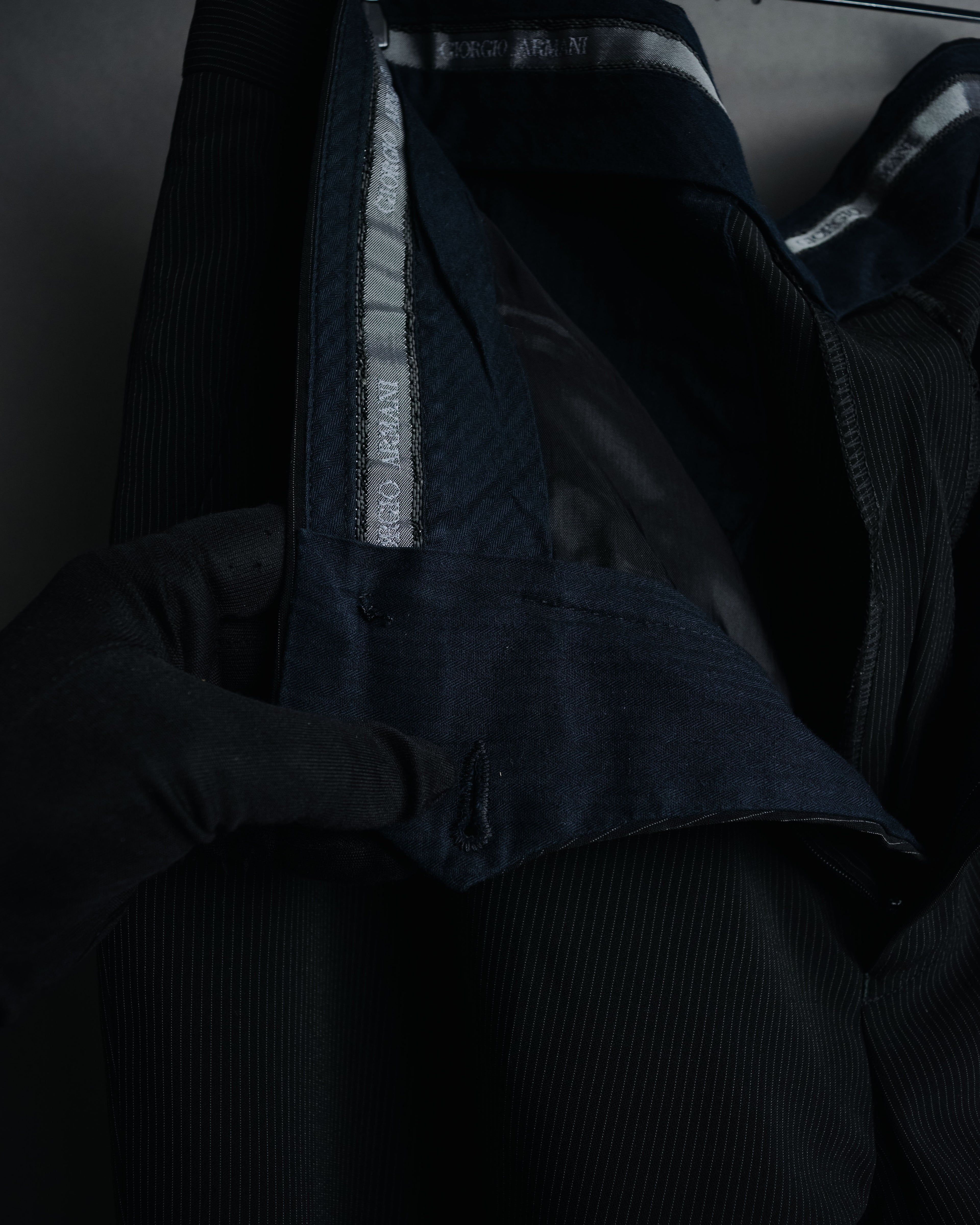 "GIORGIO ARMANI" 08’s-09’s Sharp pinstripe wool two button suit set