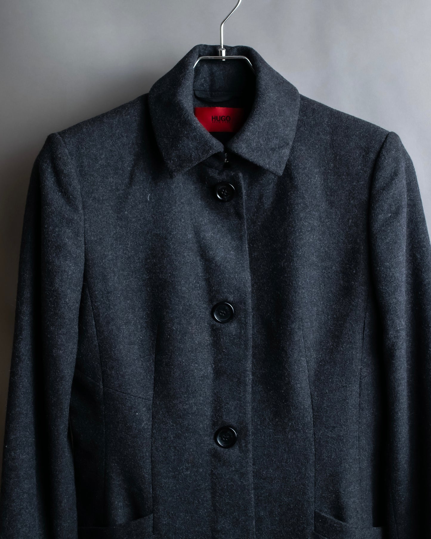 "HUGO BOSS" Waist shaped mid length soutien collar coat