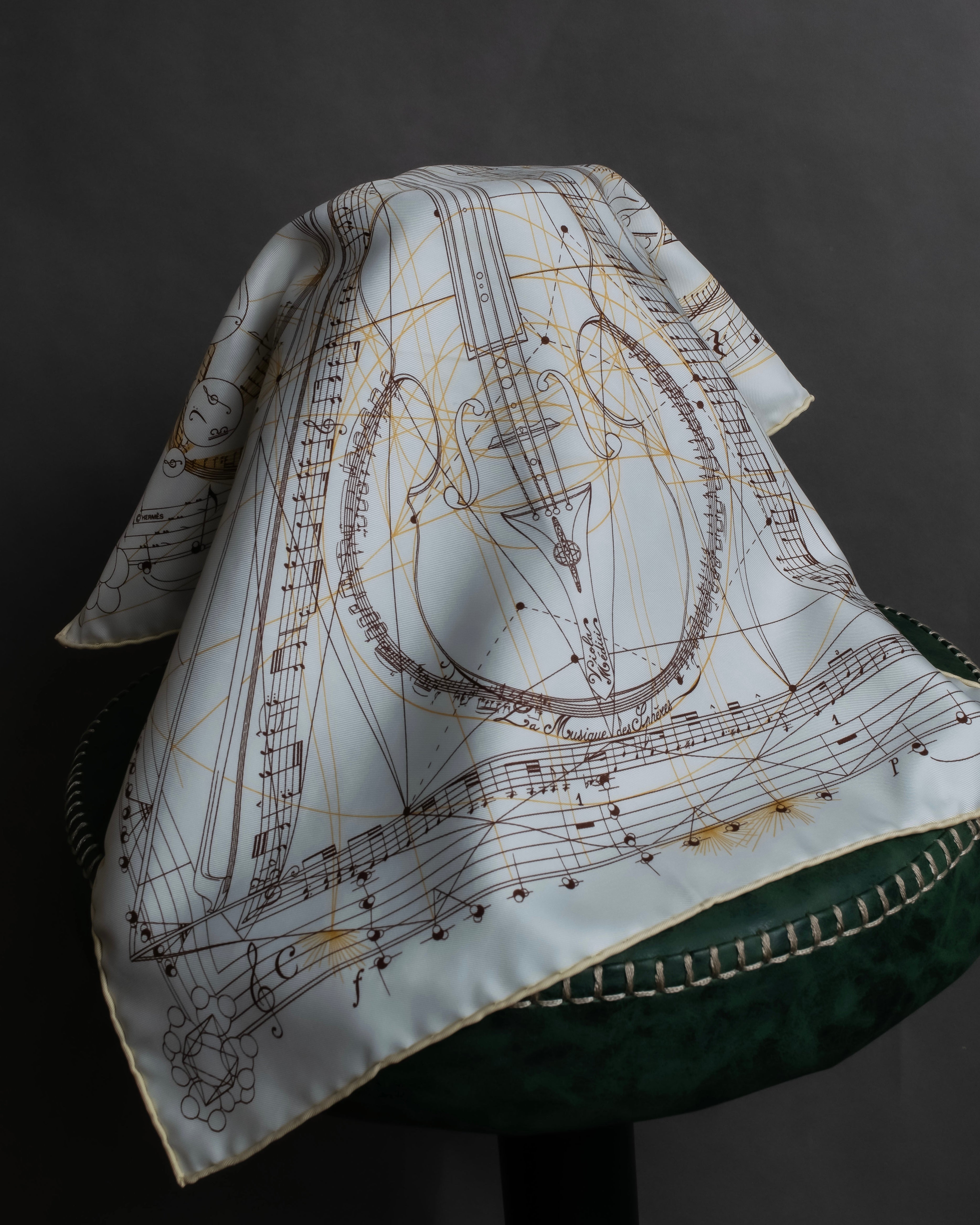 "HERMES" La Musique des Sphères petit carre scarf