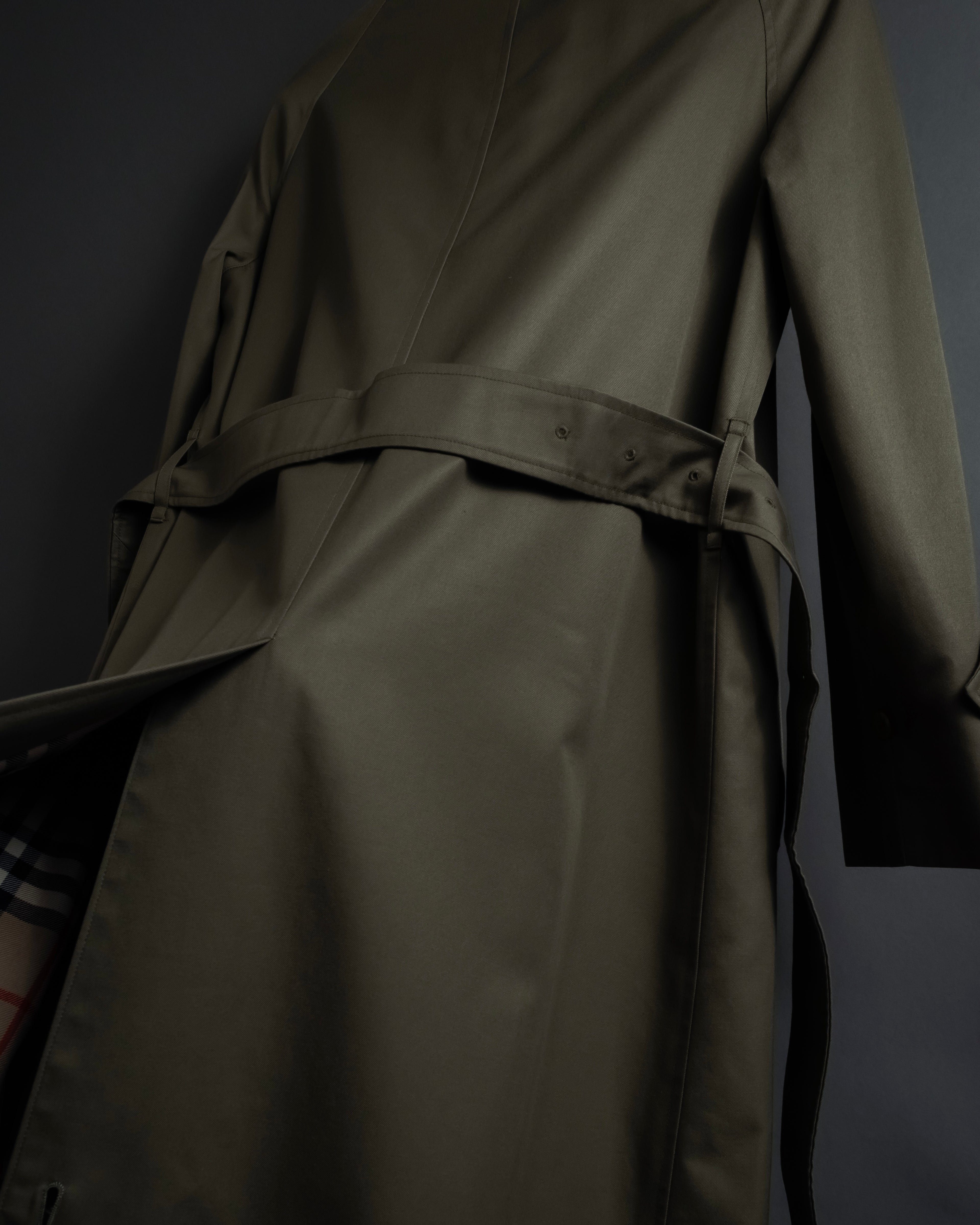 "BURBERRYS" Cape-attached design stand collar coat