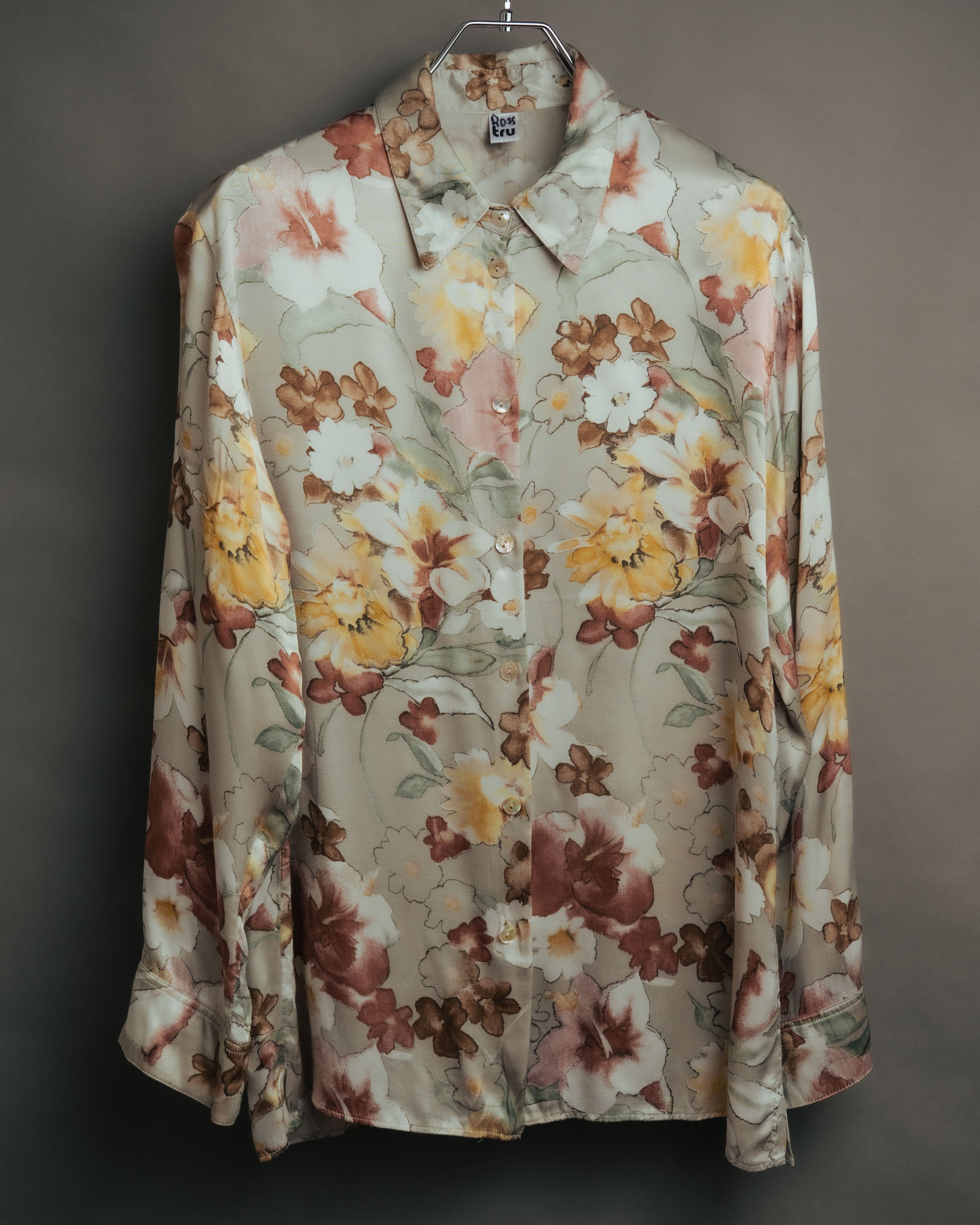 -MOOD Vintage Collections-
90’s-00’s Large floral print drape shirt