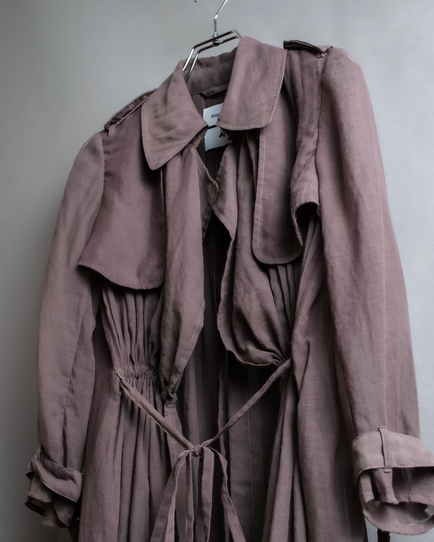 "MIHARA YASUHIRO" Drawstring design trench coat