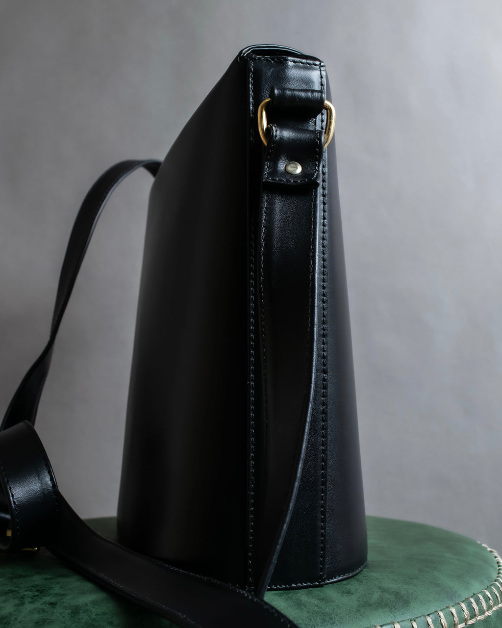 "GIANI MARCO VENTURI" Shape trapezoid leather shoulder bag