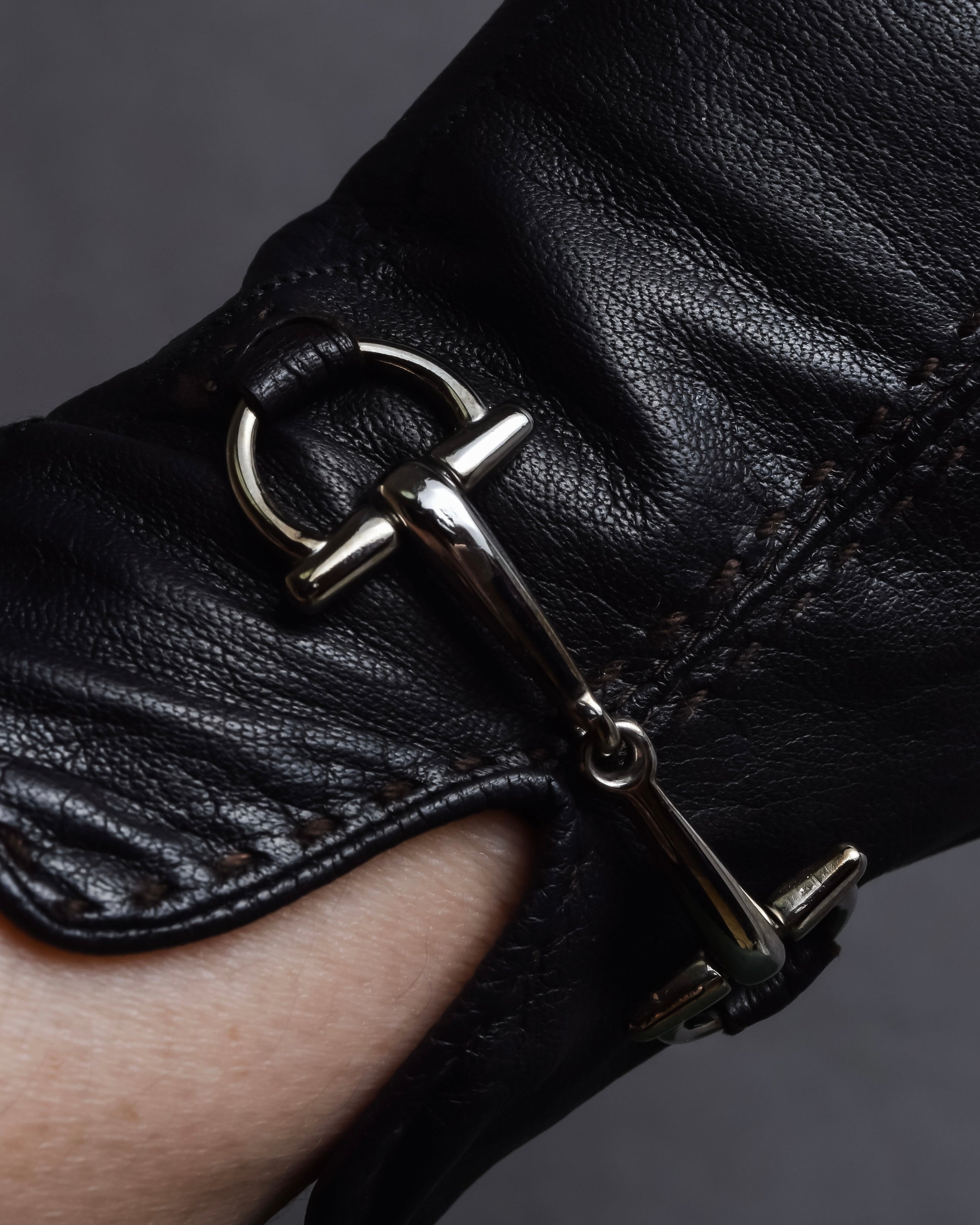 "GUCCI" Horse bit motif fitted leather gloves