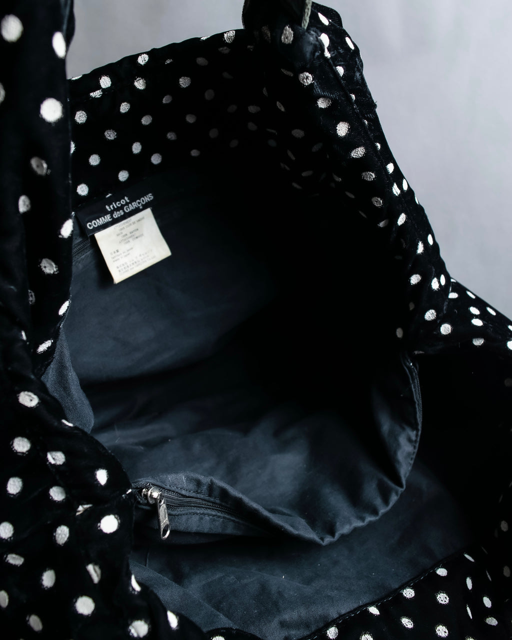 "tricot COMME des GARCONS" Polka dot velour large handbag