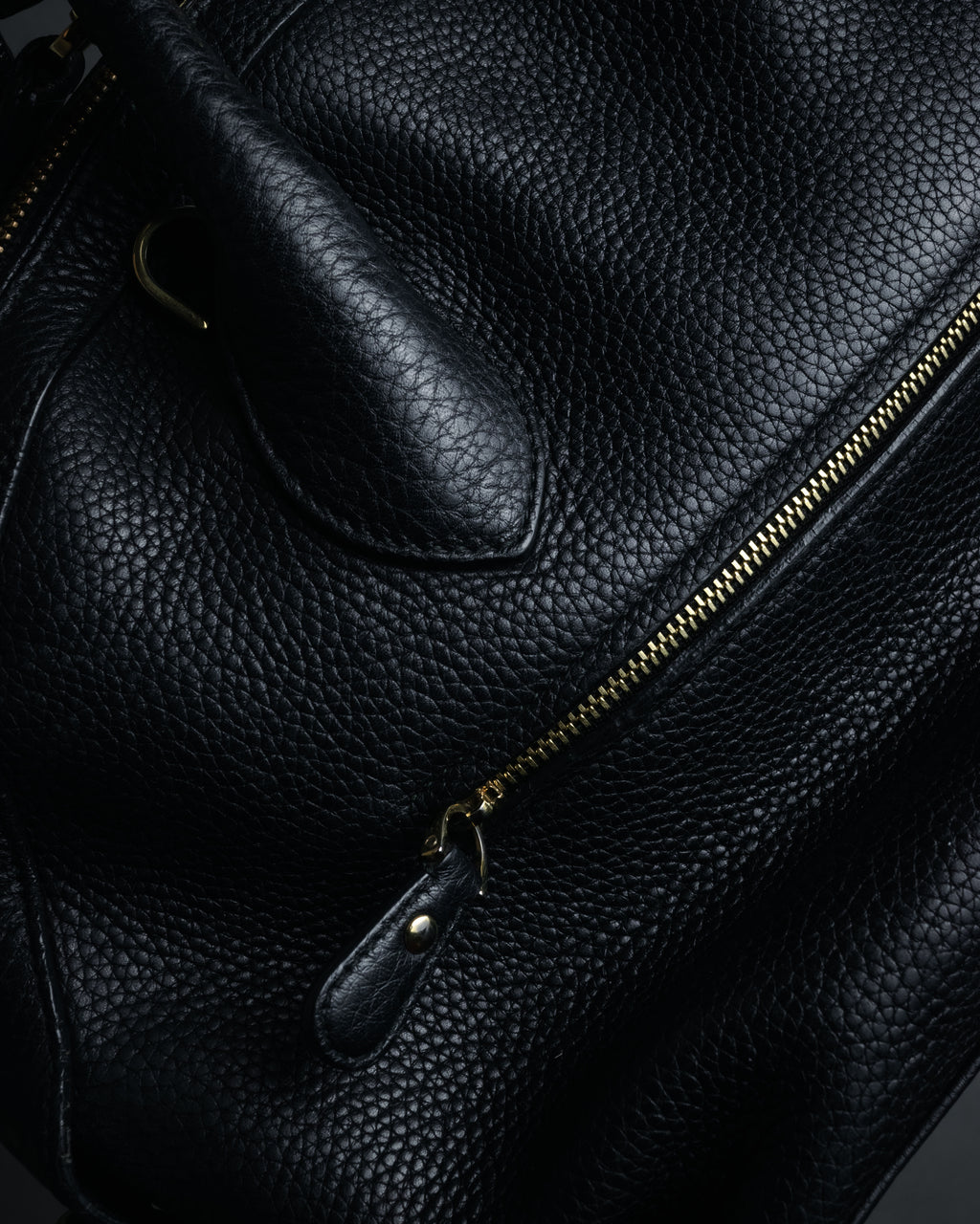 “Salvatore Ferragamo” 2000’s Pebbled leather turn lock bag
