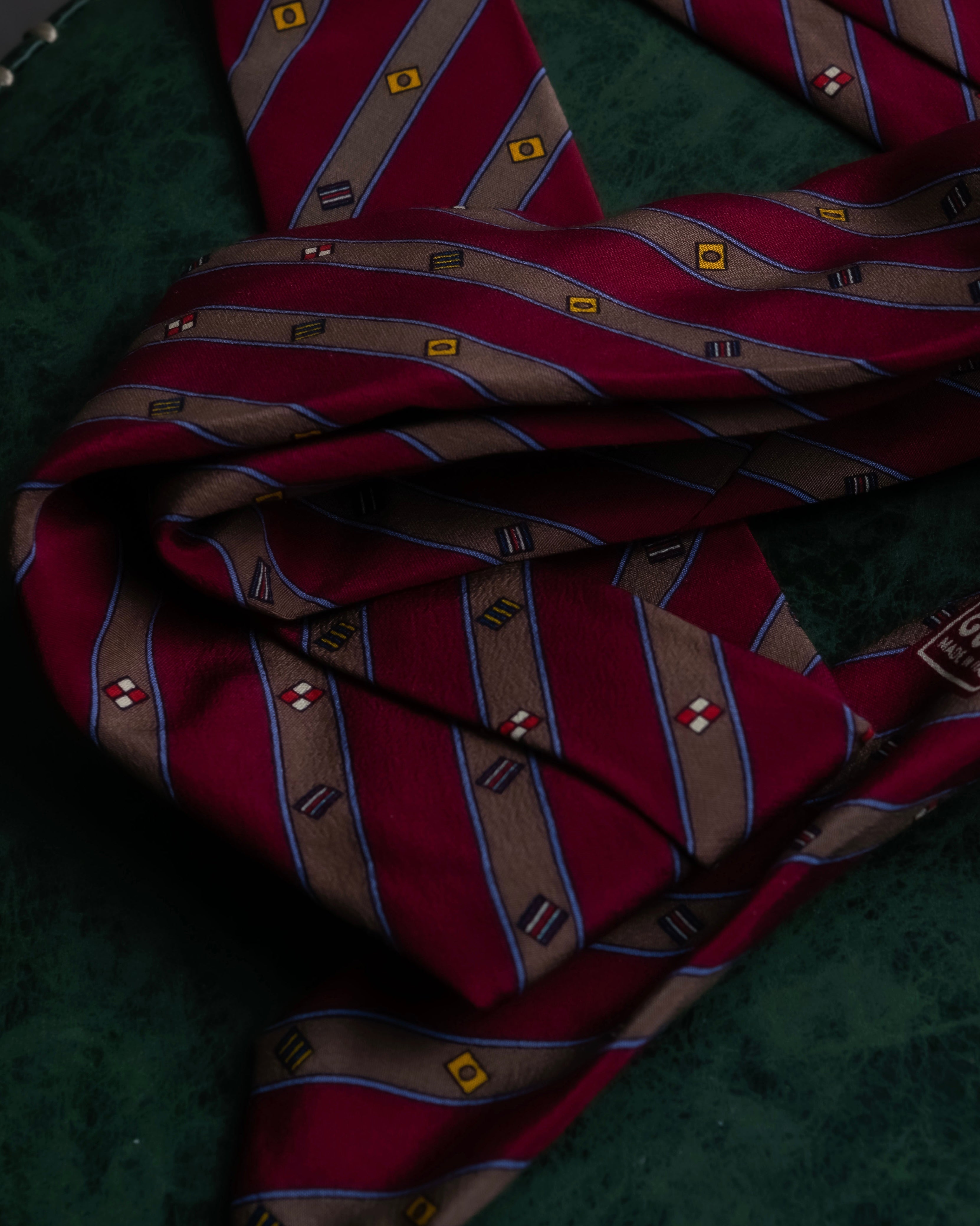 "GUCCI" Burgundy color diagonal stripe silk neck tie