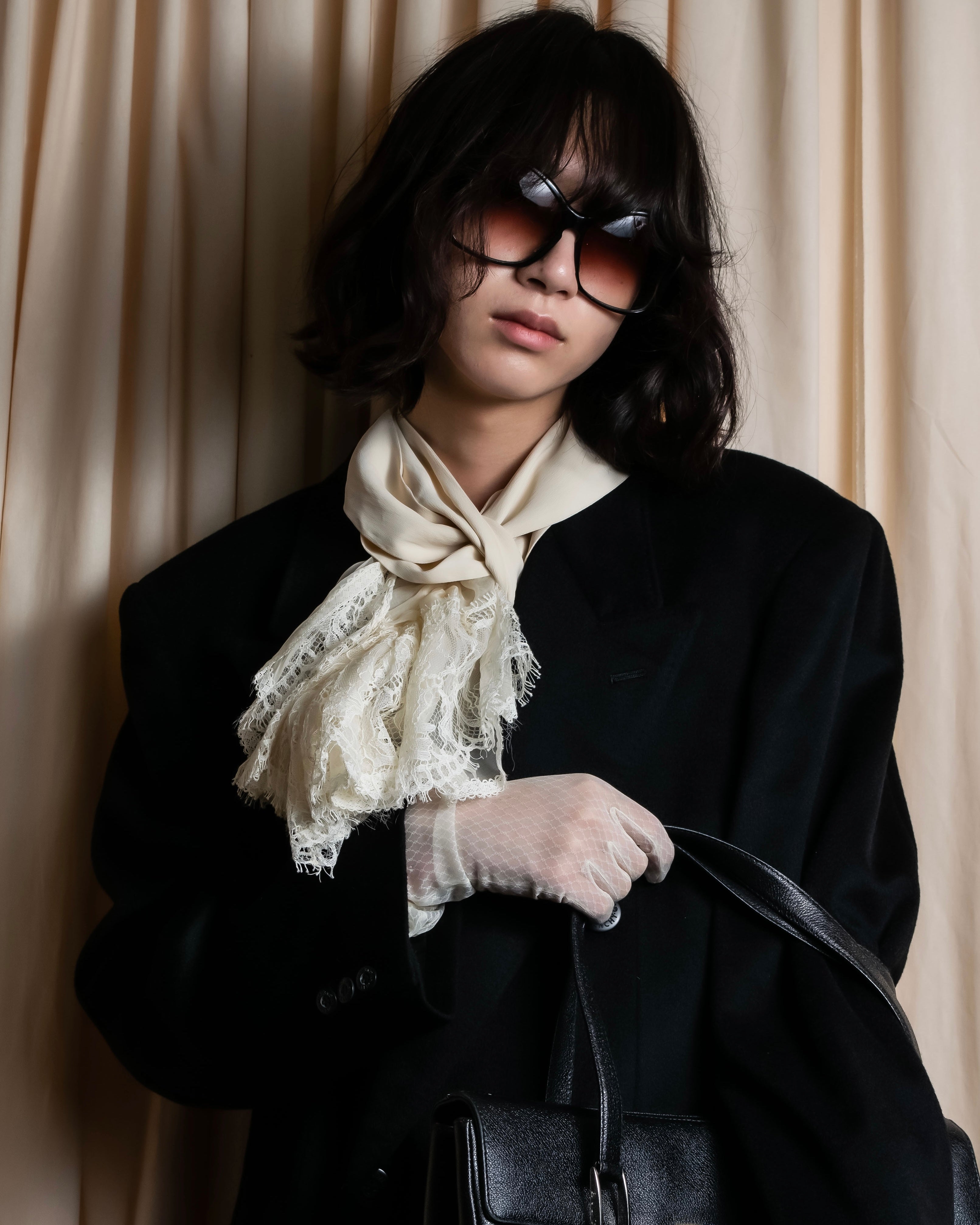 "GUCCI" Michele period frill lace silk bowtie shirt