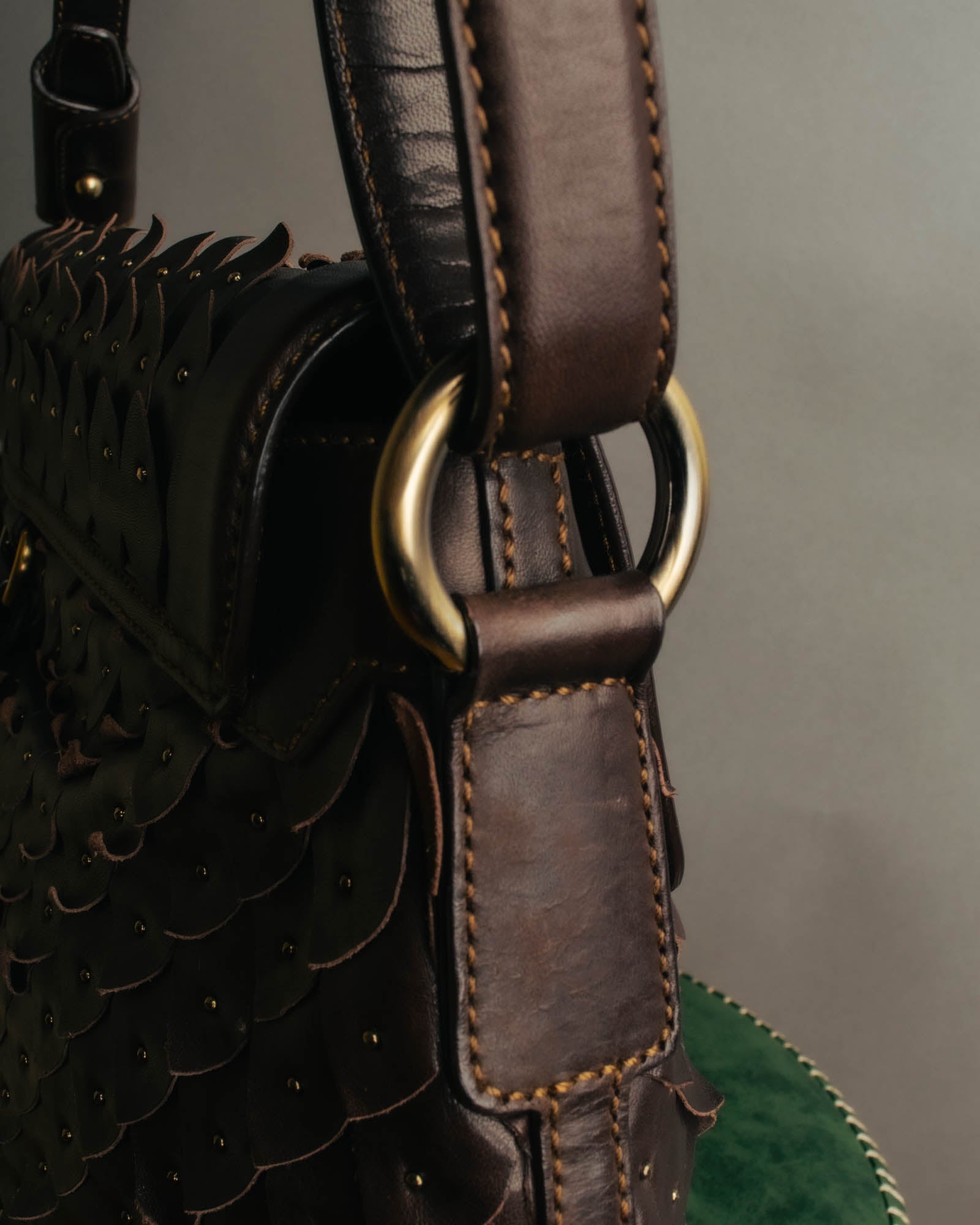 -SPECIAL- “Salvatore Ferragamo” 00’s-10’s Leather scale appliqué gancini shoulder bag
