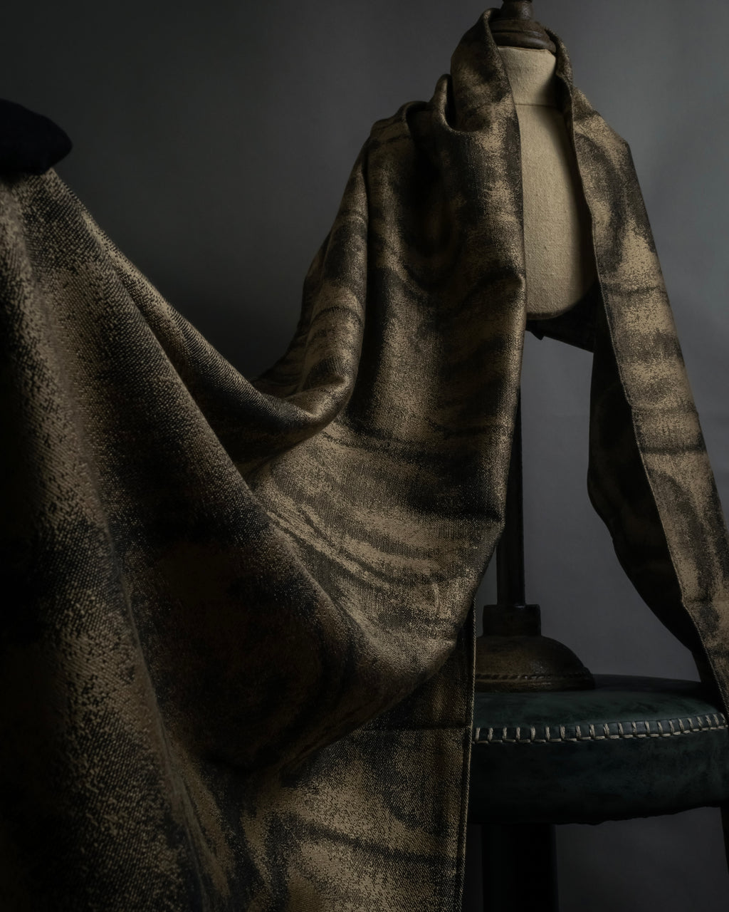 -SPECIAL- "Christian Dior"
90's-00's Abstract Expression Pattern Large Stole