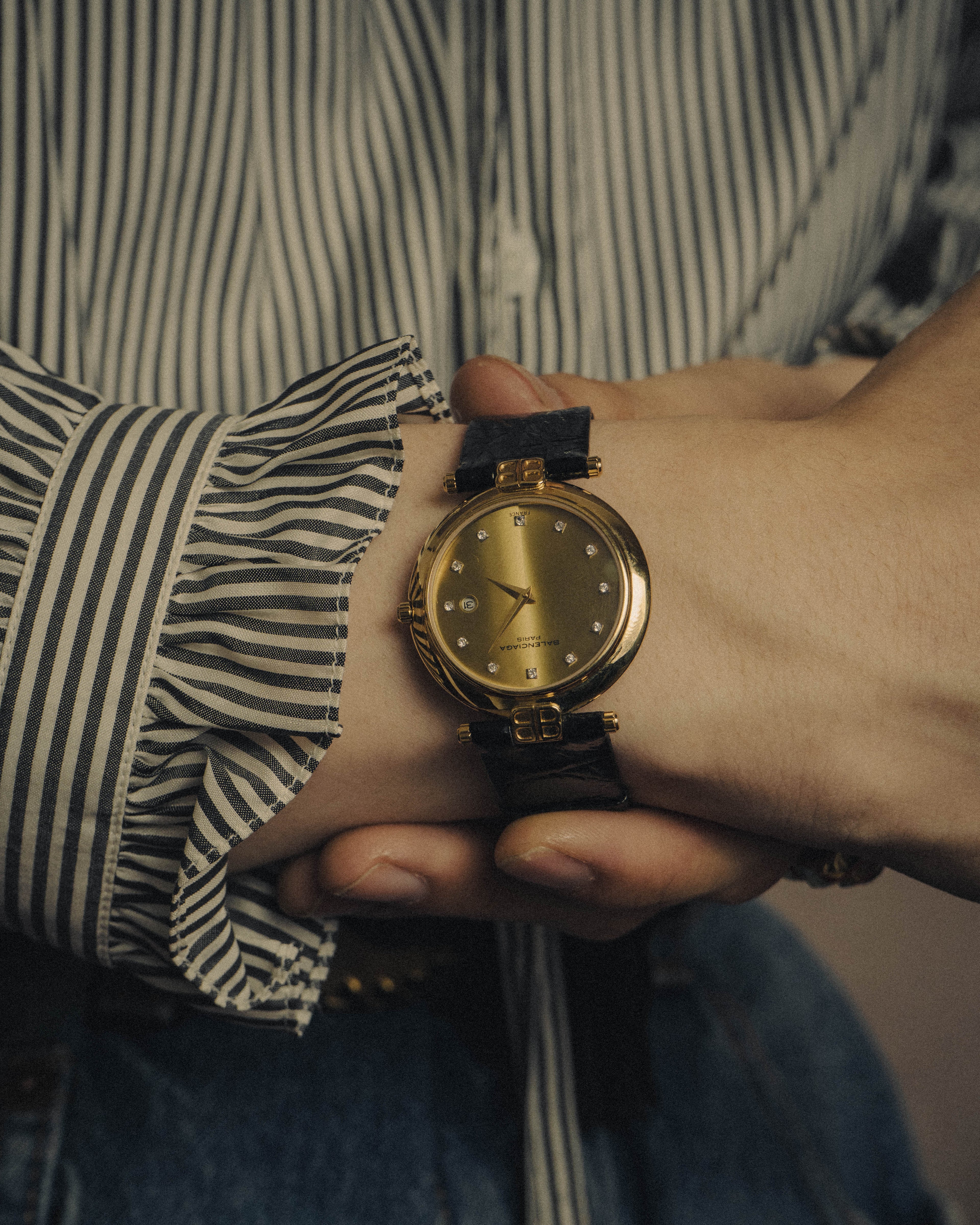 -SPECIAL- “Balenciaga” 80’s-90’s Gold tone round watch