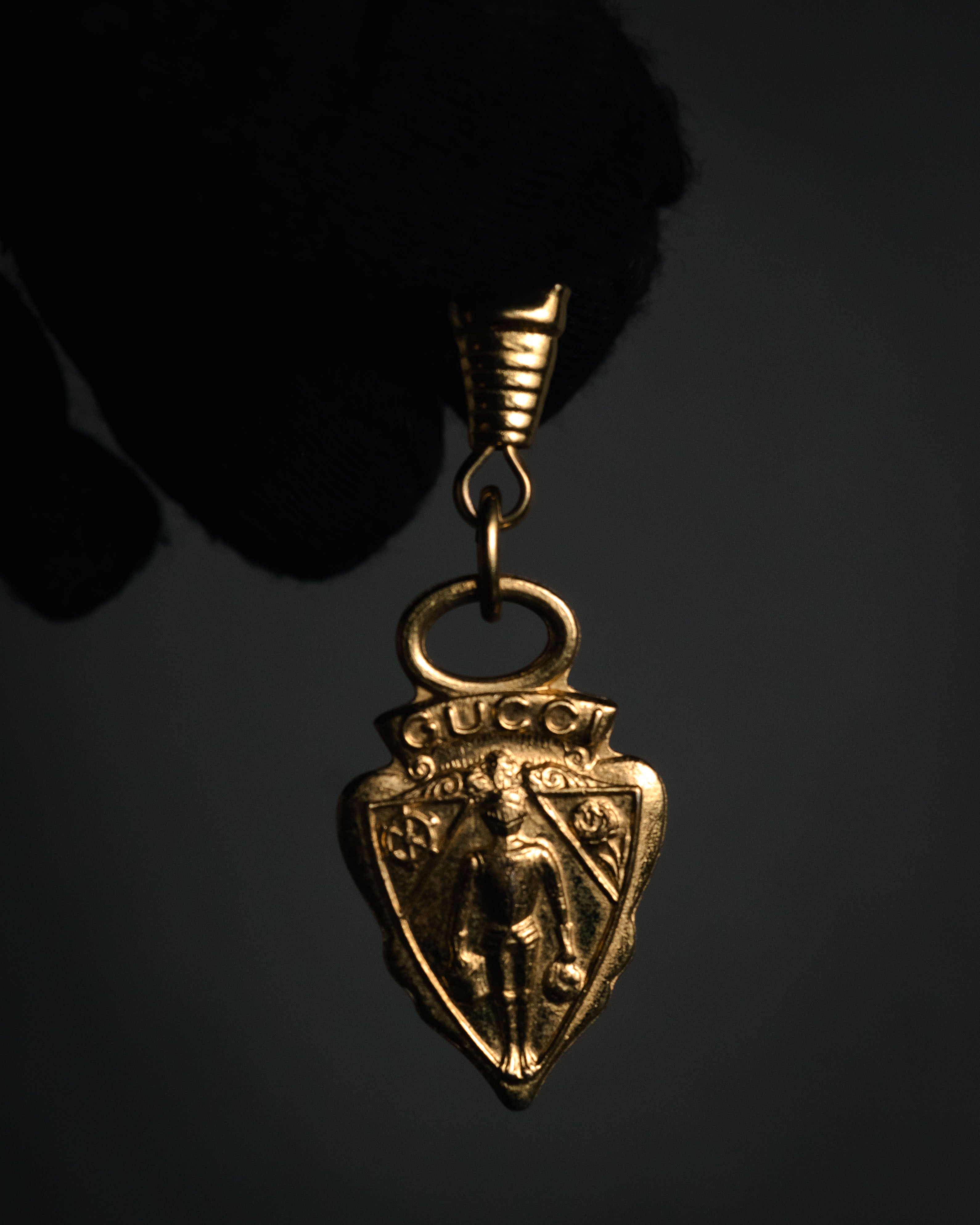 “GUCCI” 70’s-80’s Crest shield charm with spring clasp