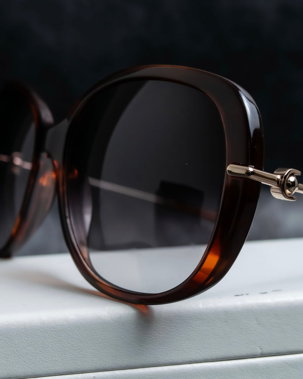 "LOEWE" Butterfly frame silver temple sunglasses