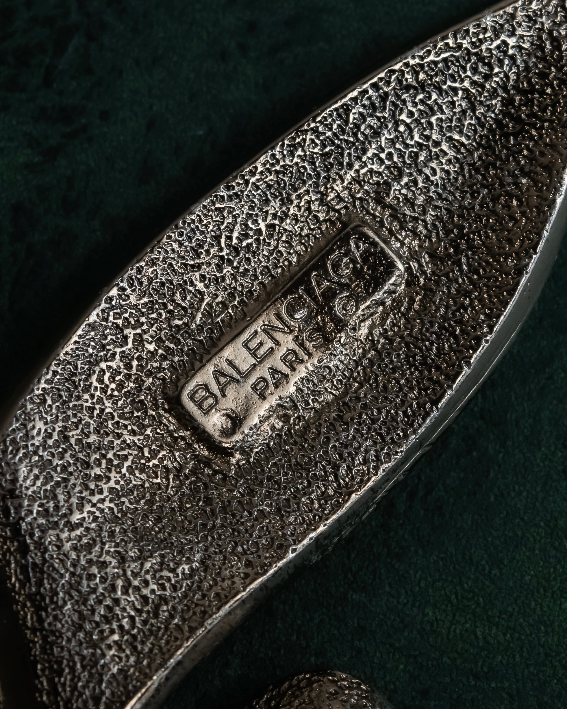 "BALENCIAGA" Gold glitter leaf motif necklace