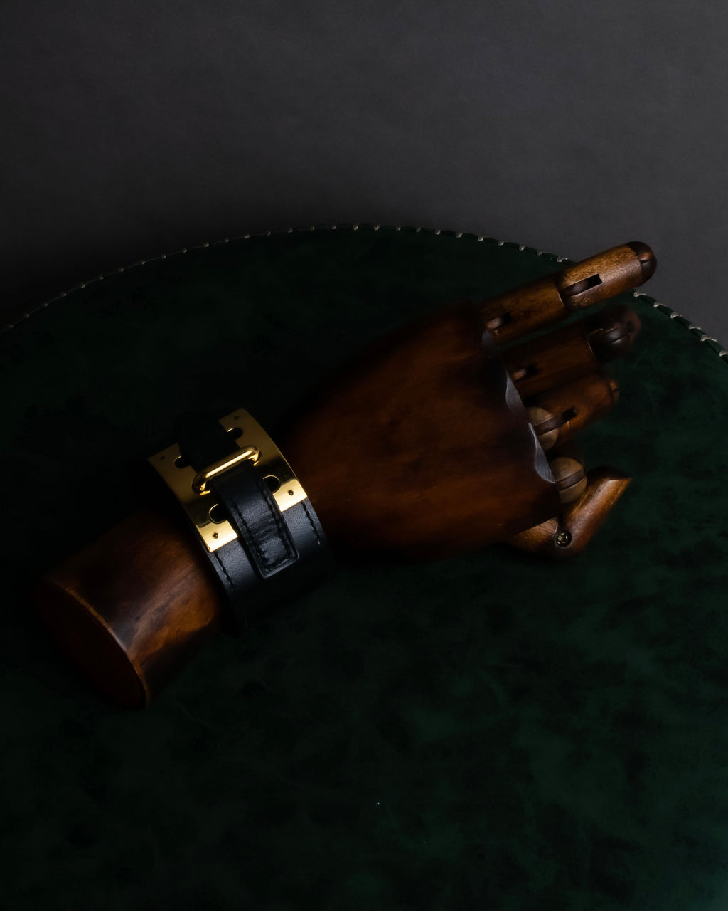 "HERMES" 2014 collection Kelly design leather bangle