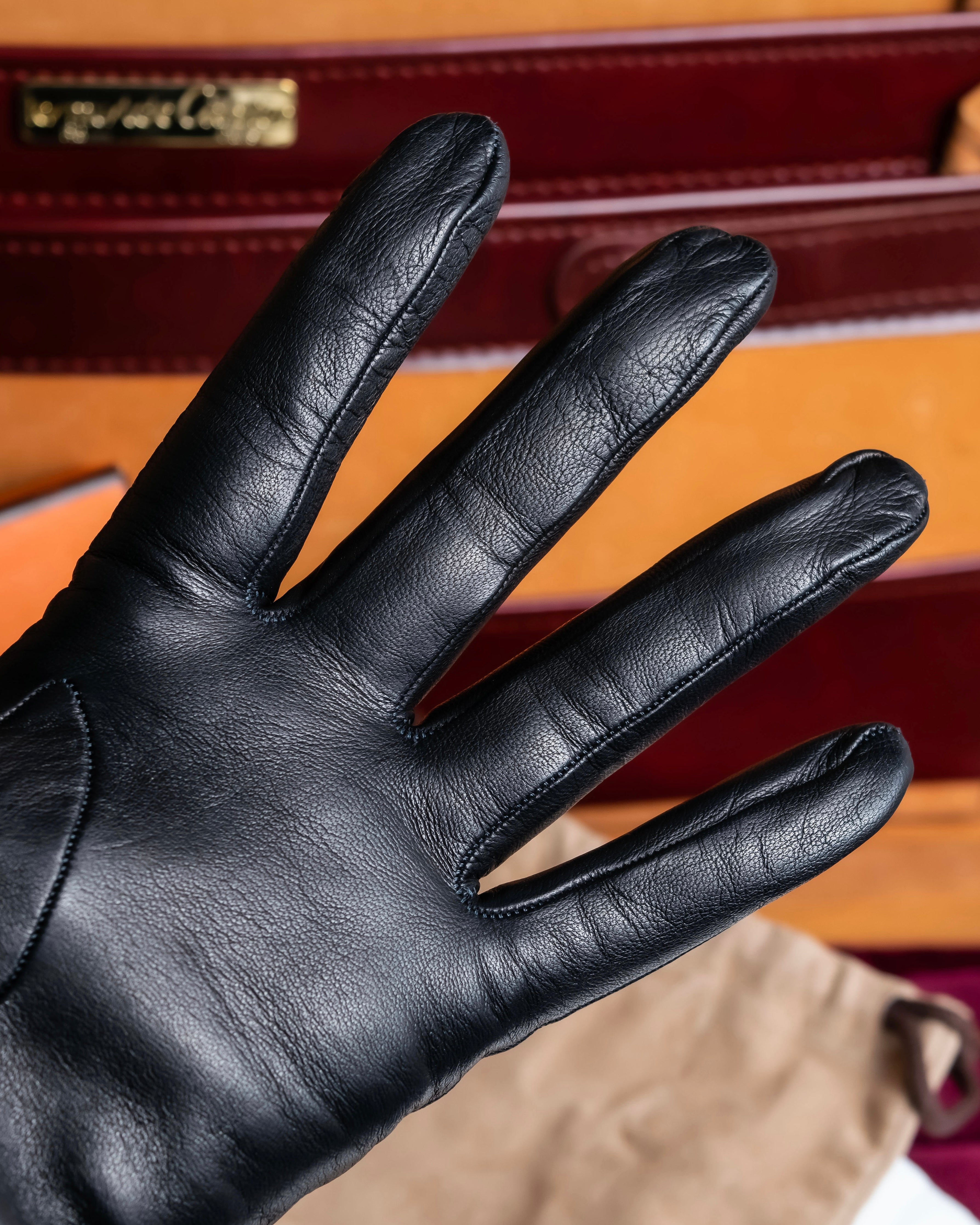 "HERMES" Kelly padlock motif leather gloves