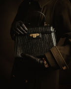 –SPECIAL– "Valentino Garavani"
1985-95 Croc embossed trapezoid top handle bag