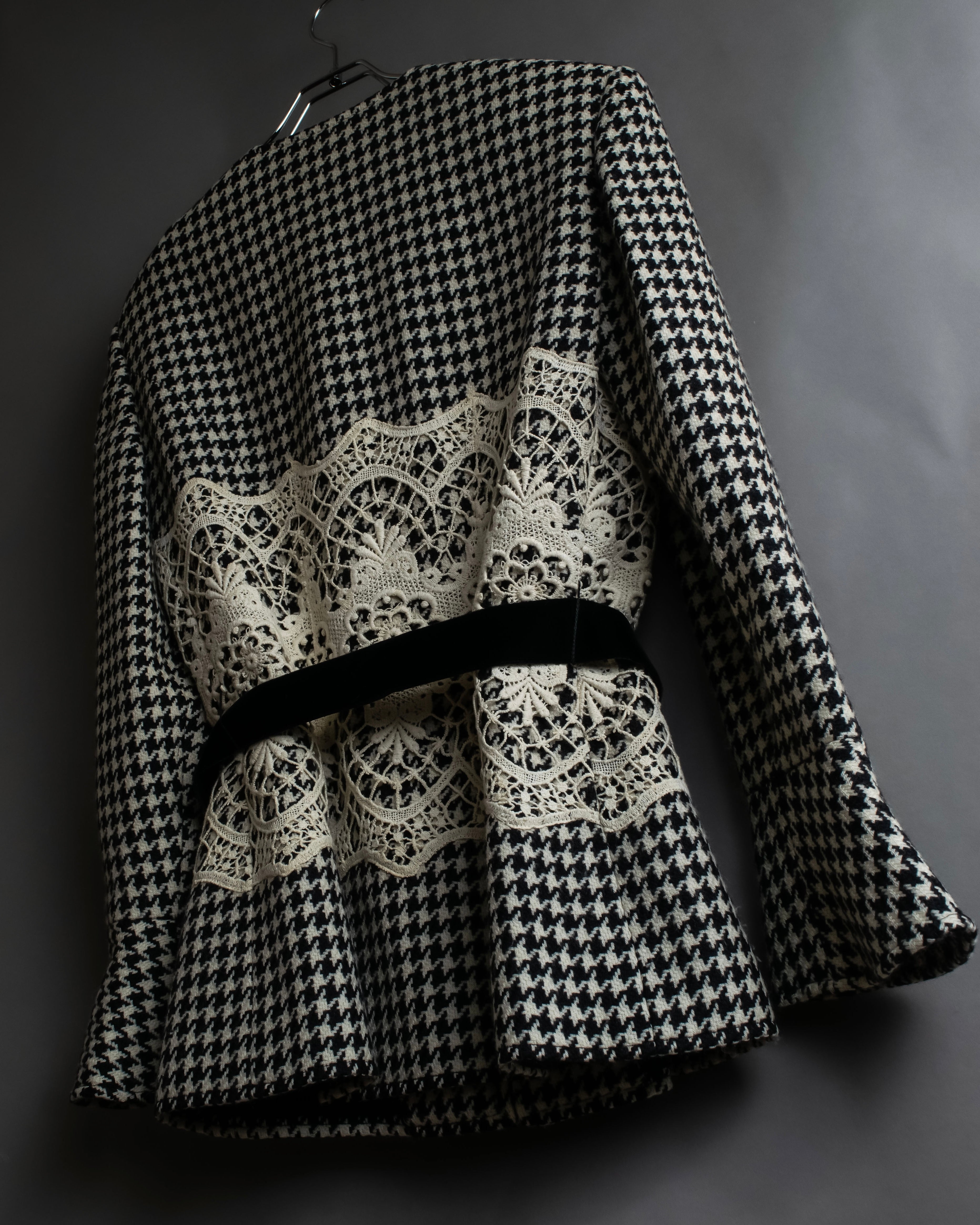 "Valentino Garavani" Houndstooth pattern lace velvet design set up