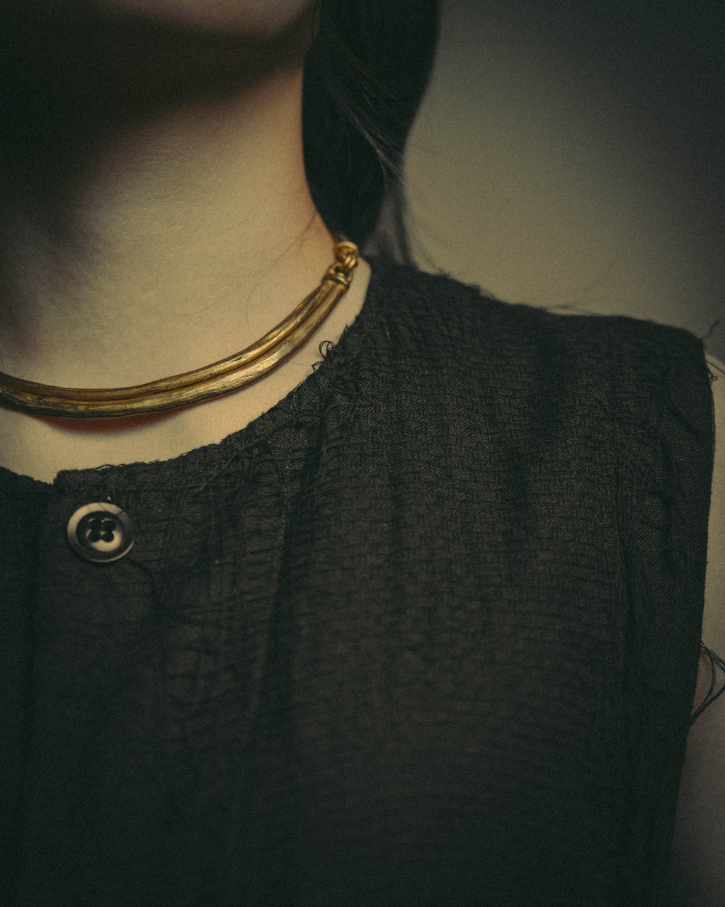 -SPECIAL- "Hermès" 80's-00's Sculptural gold tone choker necklace