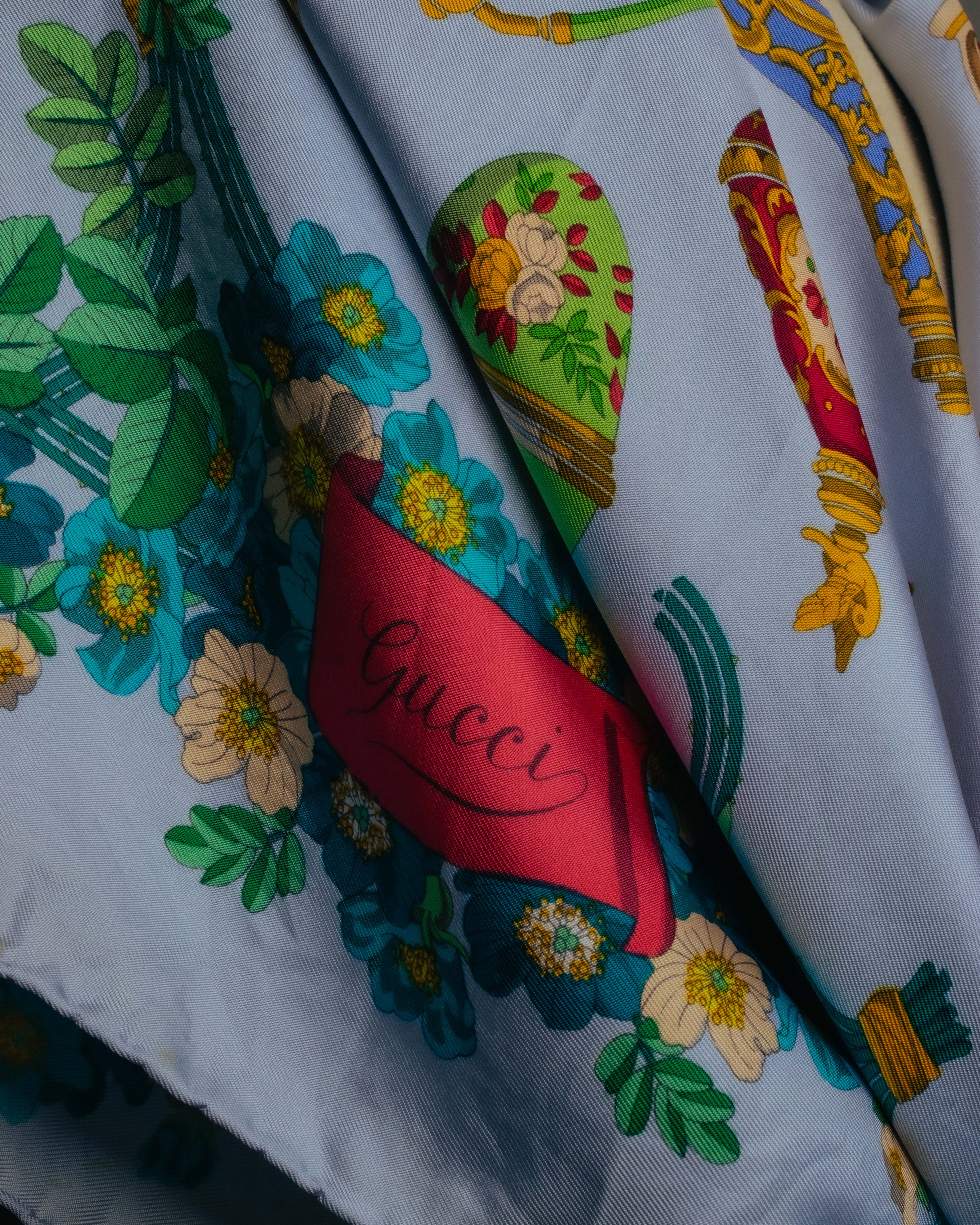 "GUCCI" 90's-00's Vintage botanical and perfume bottle silk scarf