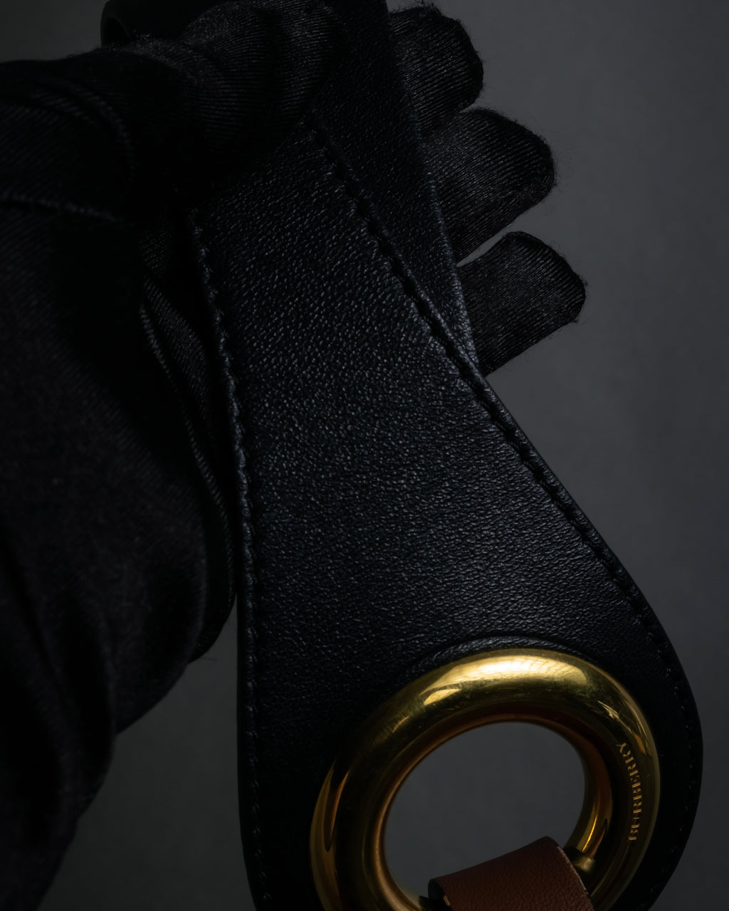 "BURBERRY" Gold circle metal design waist mark leather belt