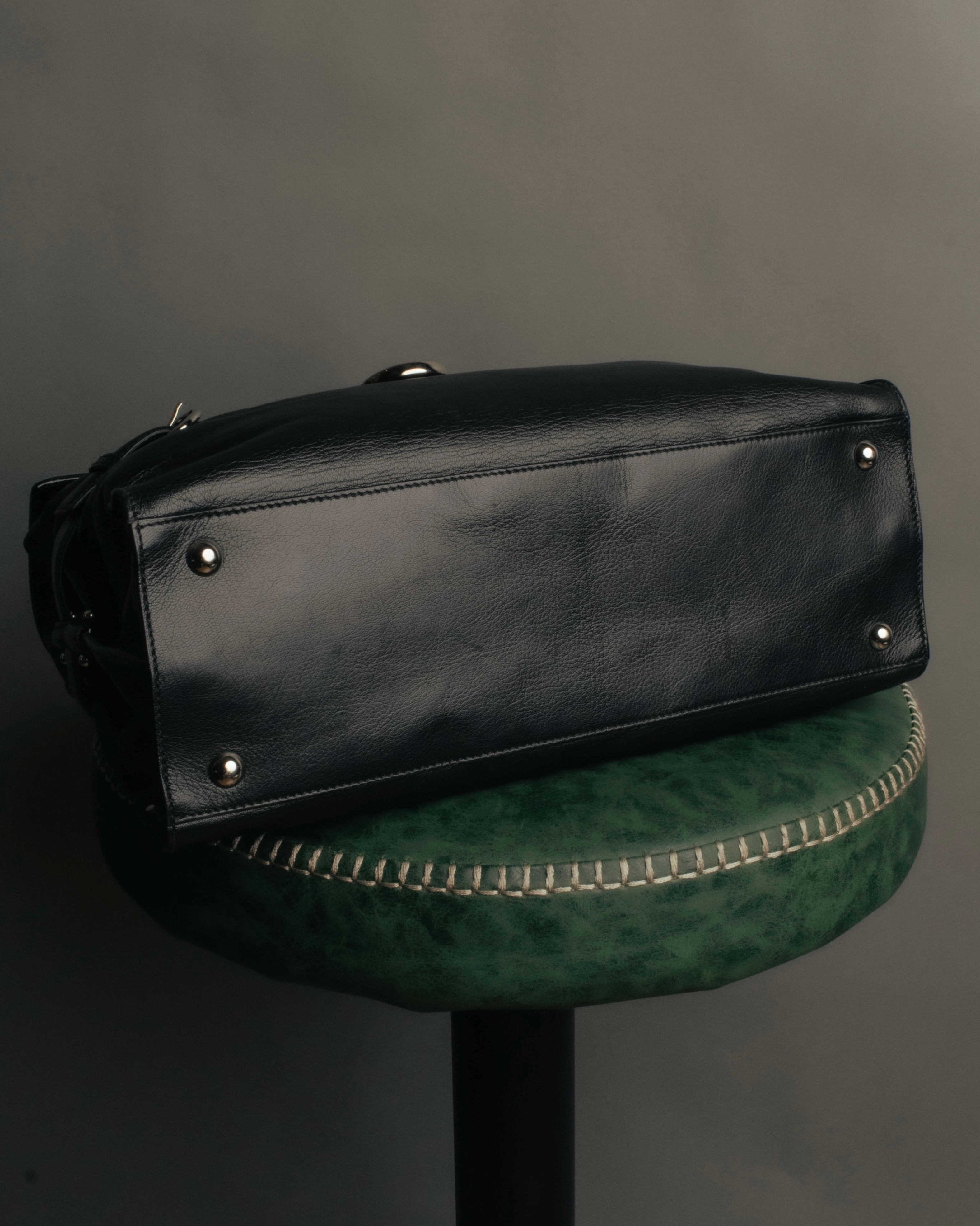 “Salvatore Ferragamo“ 00’s-10’s Gancini ring hardware leather shoulder bag
