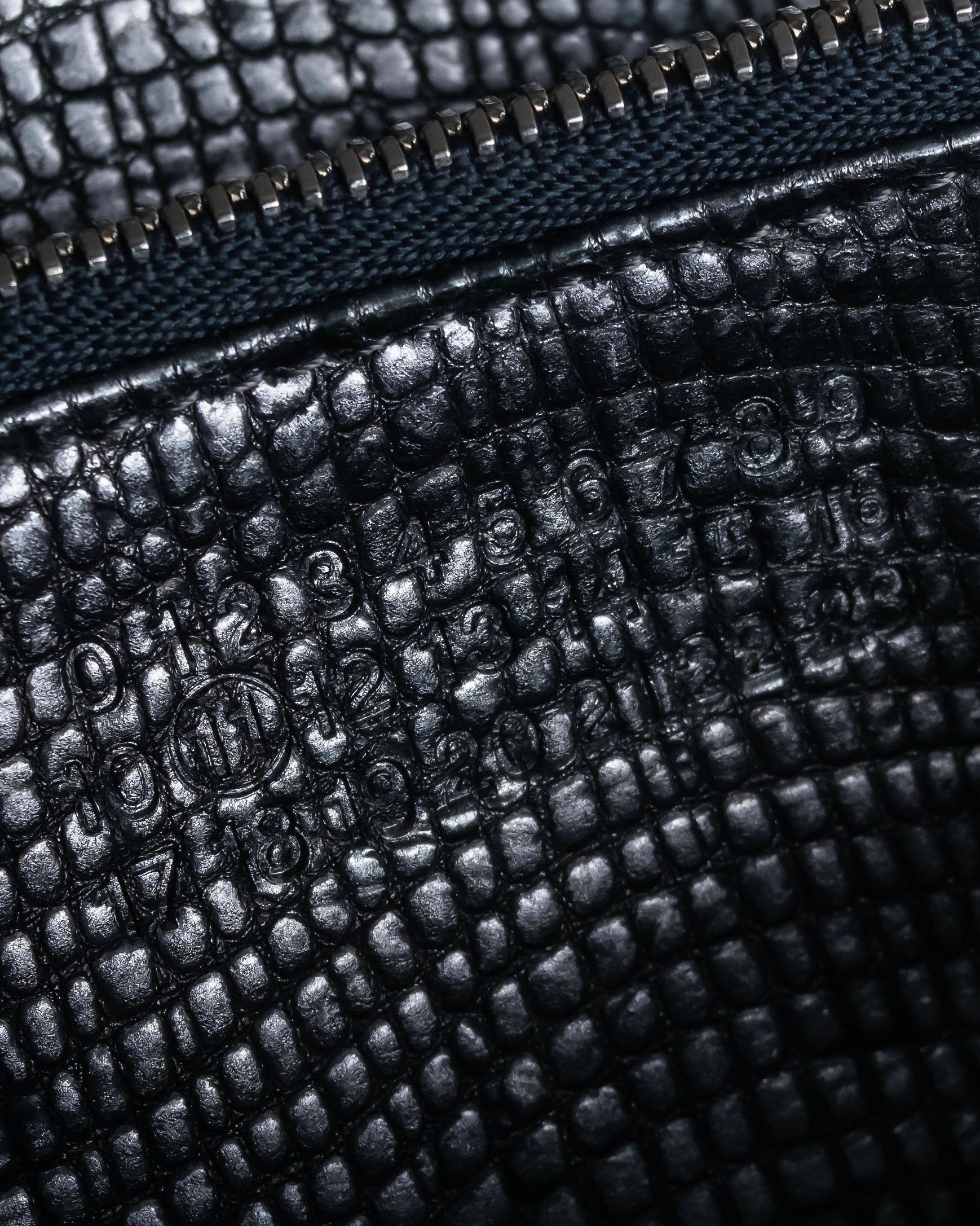 "MAISON MARGIELA" Lizard-embossed leather long wallet