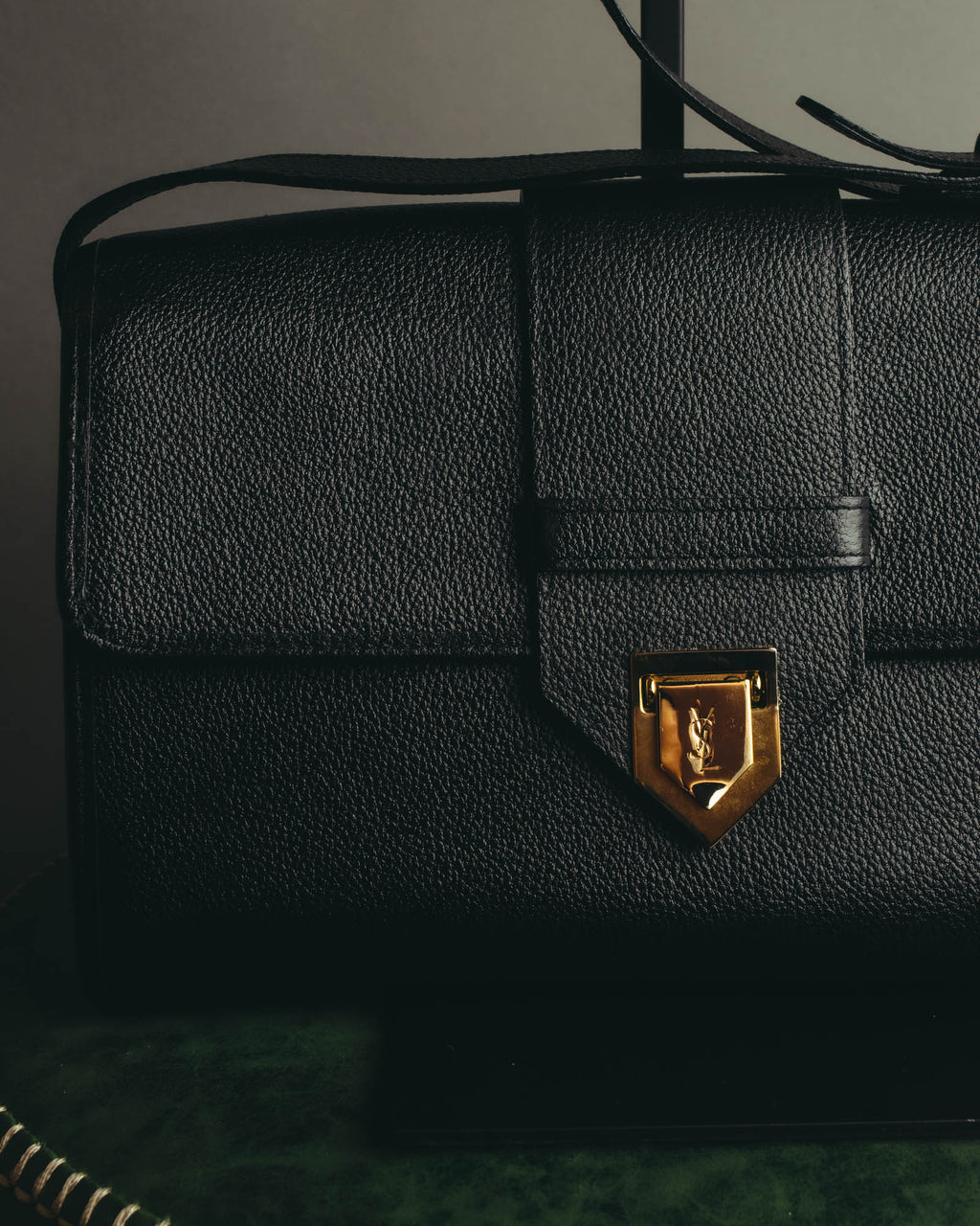 “Yves Saint Laurent” 90’s-00’s Cassandra logo one shoulder leather bag
