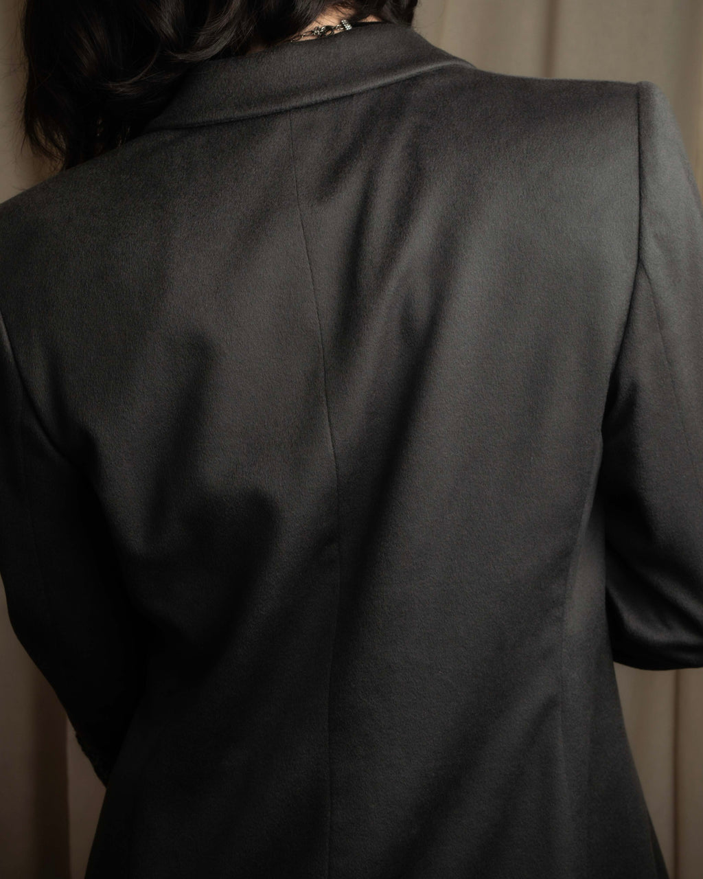 "ARMANI COLLEZIONI" Sharp peak lapel 100% cashmere tailored jacket