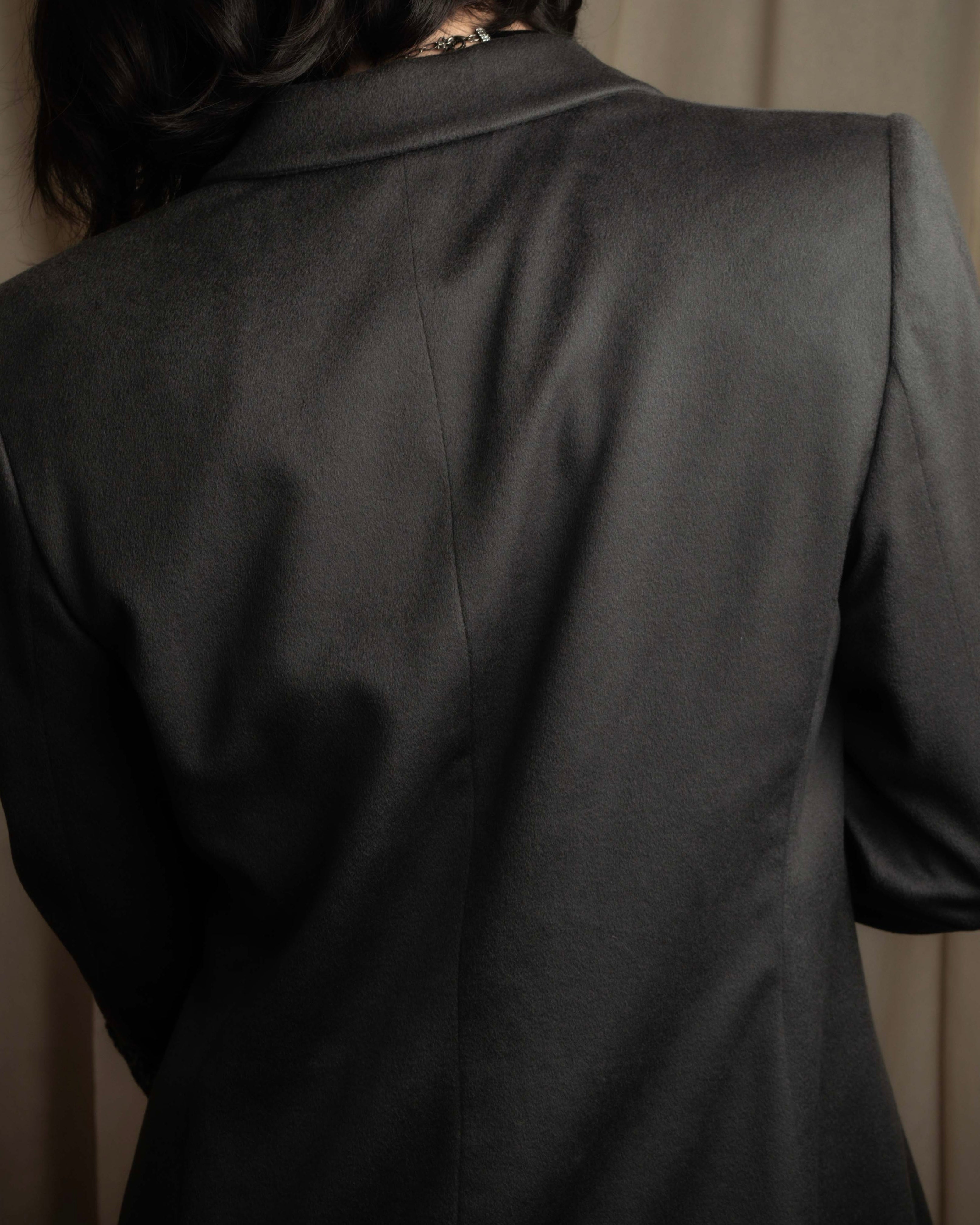 "ARMANI COLLEZIONI" Sharp peak lapel 100% cashmere tailored jacket