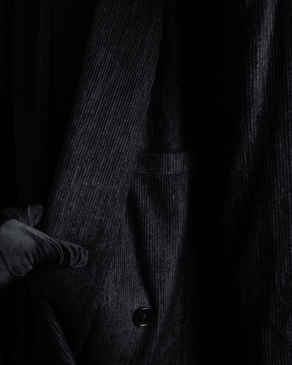 “Gianni Versace” 80’s-90’s Shadowed-texture tailored jacket