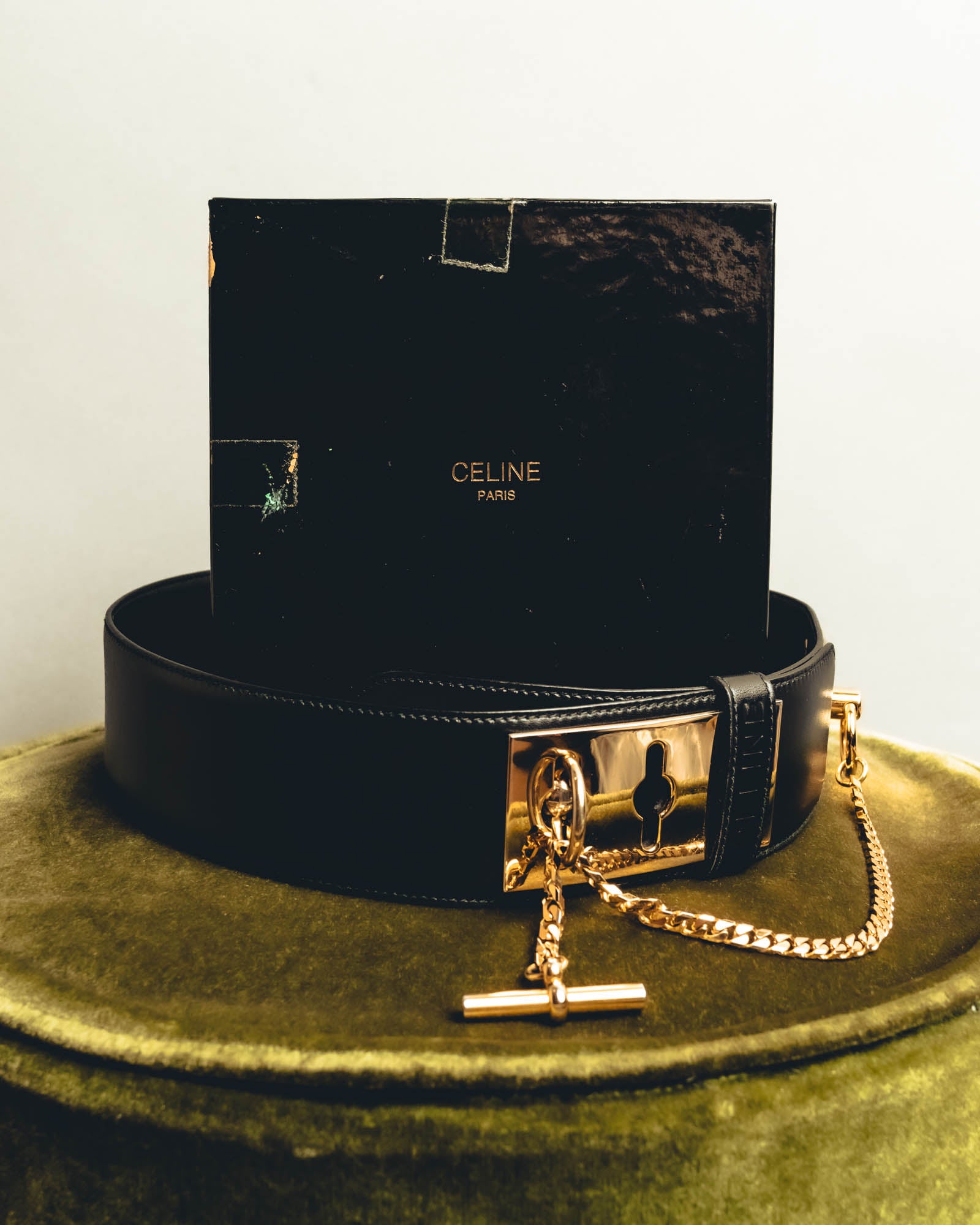 "CELINE" 18's-Glossy black chain leather belt