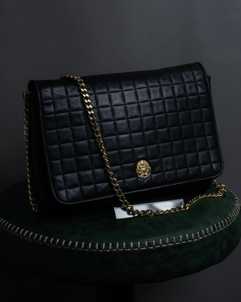 "CELINE" 80's-90's Crest metal fittings design quilted leather bag