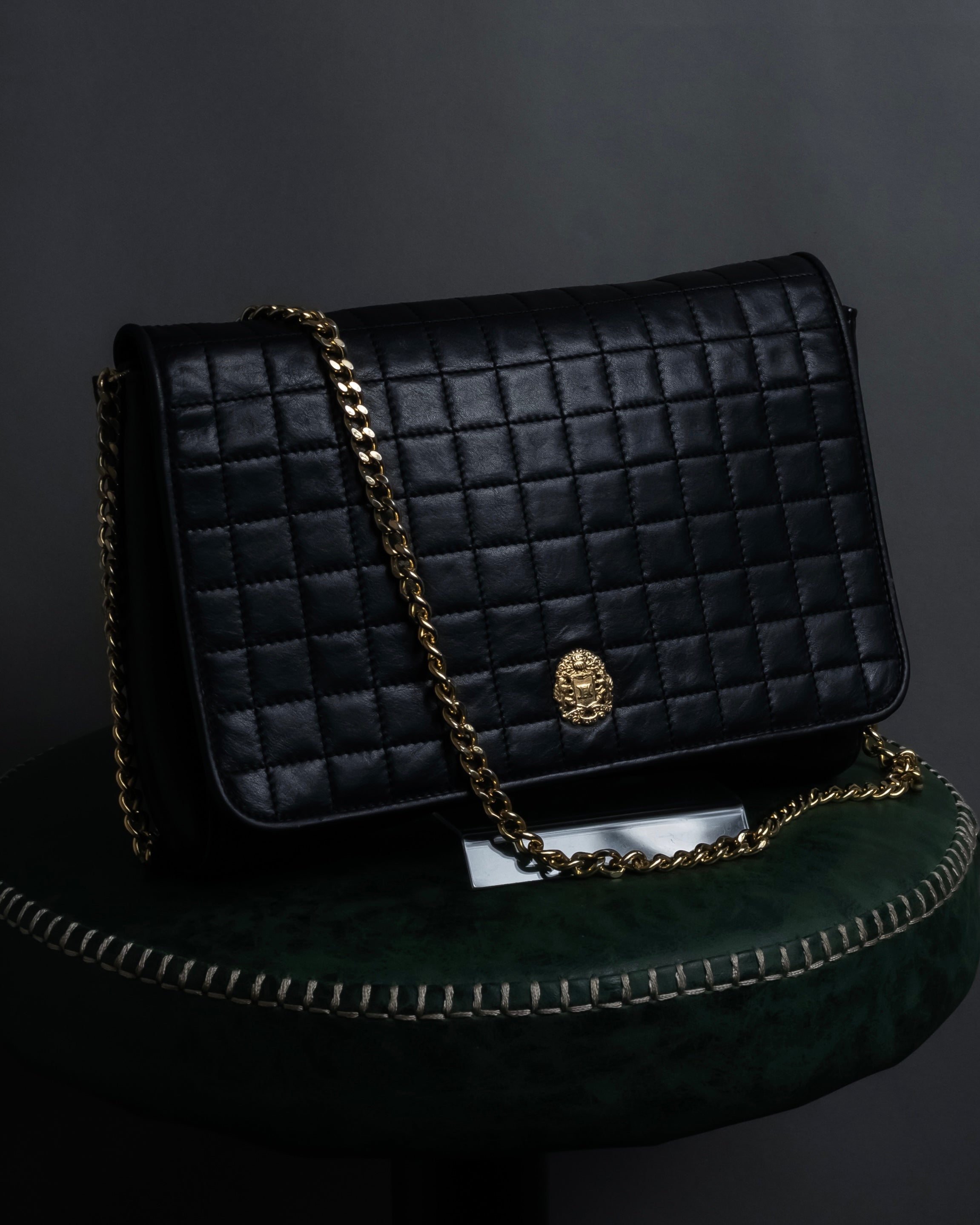 "CELINE" 80's-90's Crest metal fittings design quilted leather bag