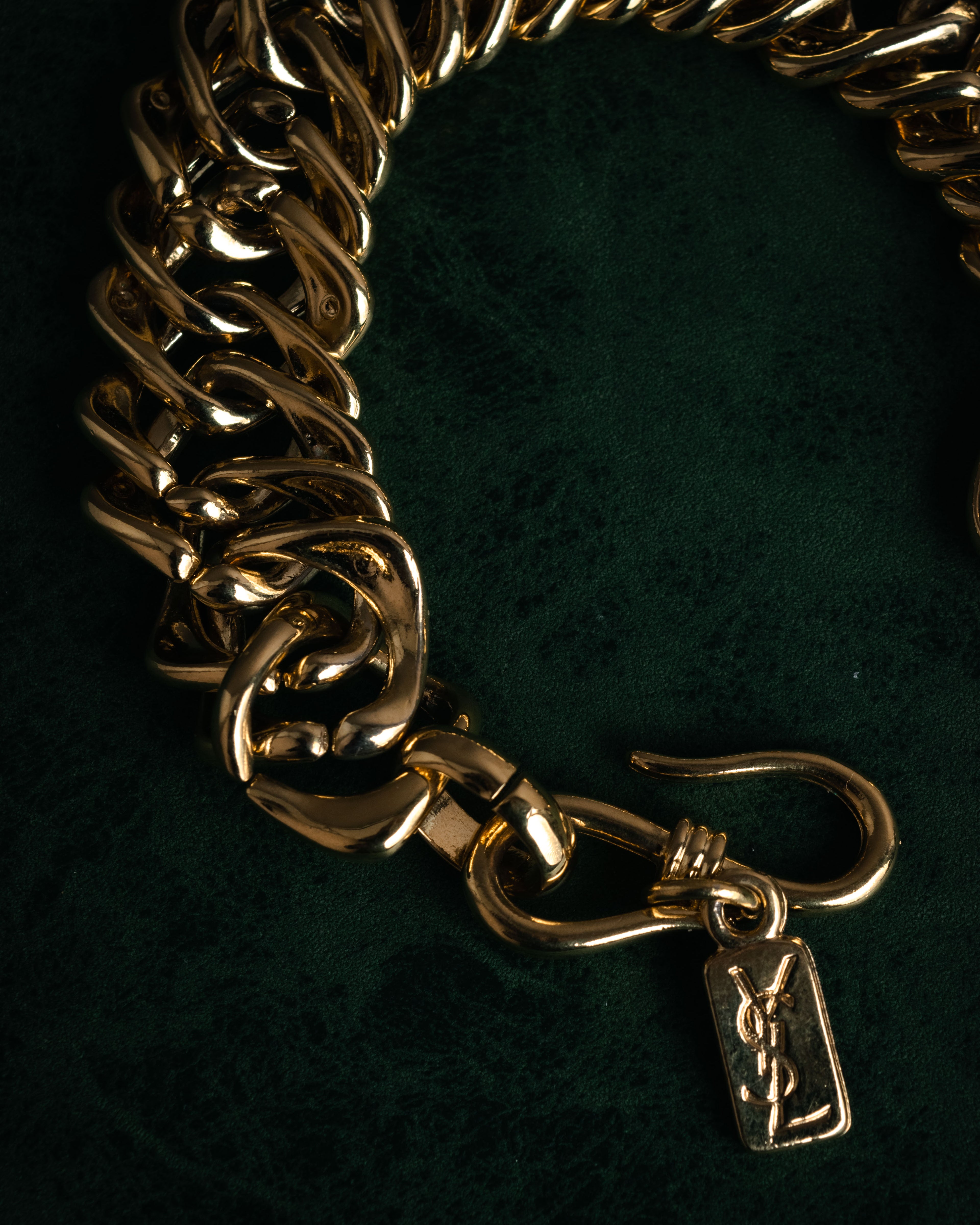 –SPECIAL– “Yves Saint Laurent” 90’s sculptural chain bracelet