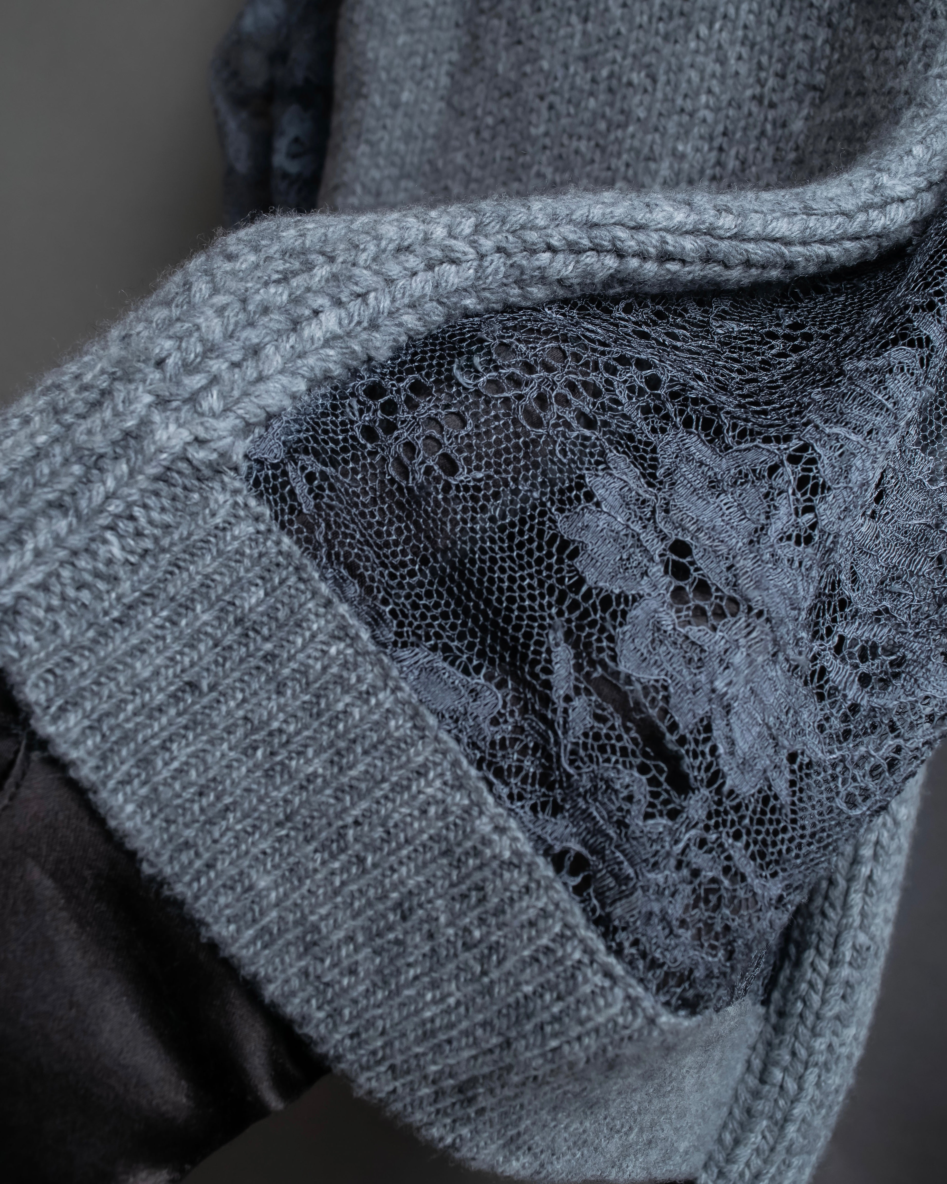 "VALENTINO" Floral lace cable knit docking design pullover