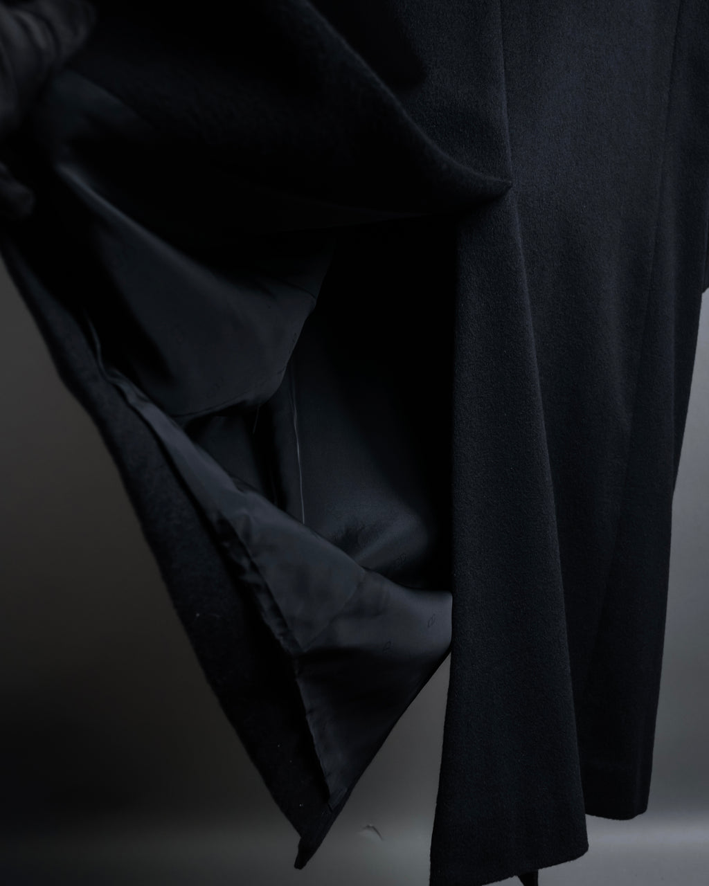 "CHRISTIAN DIOR MONSIEUR" 
Oversized double-breasted chester coat