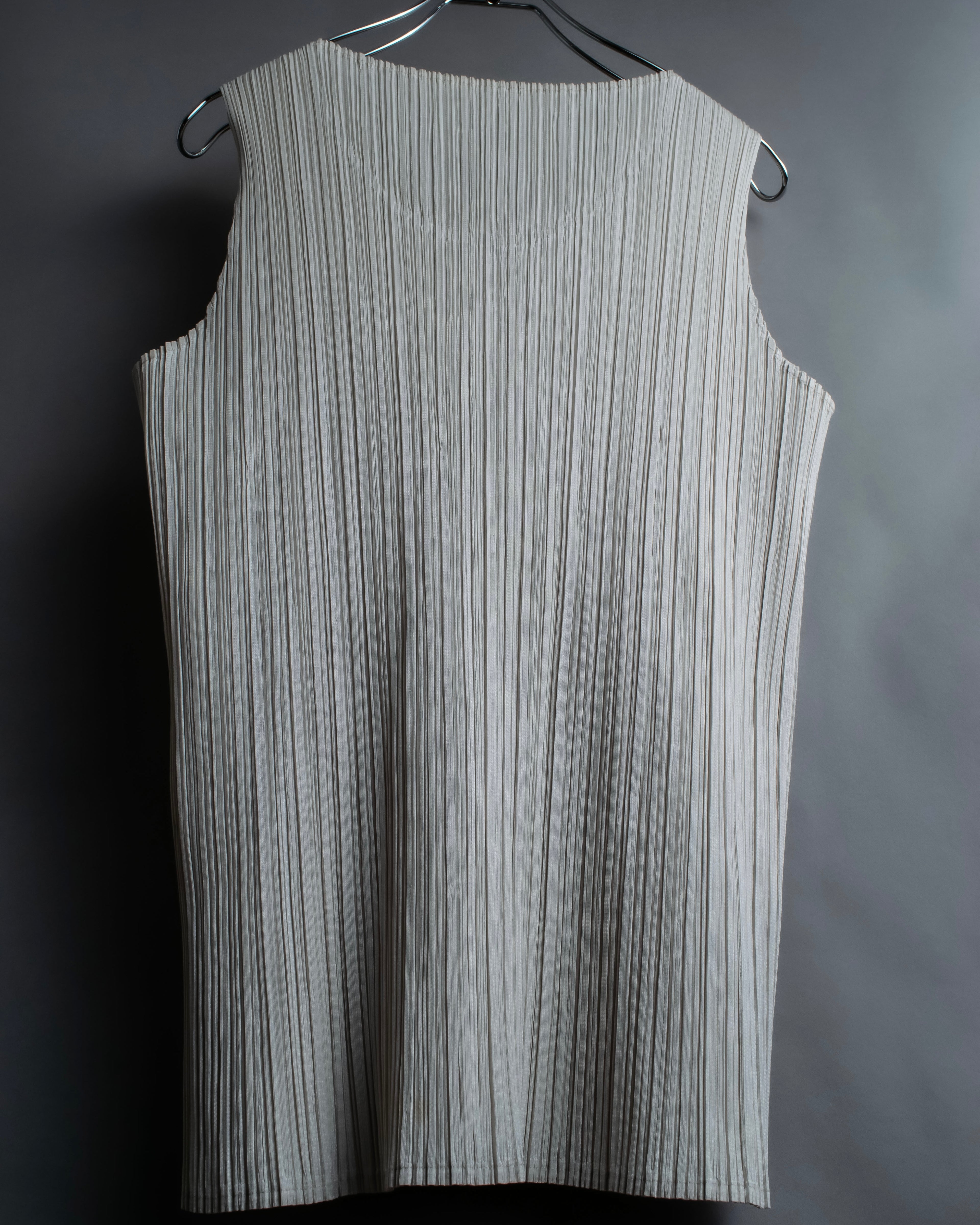 "PLEATS PLEASE ISSEY MIYAKE" Off-white tank top
