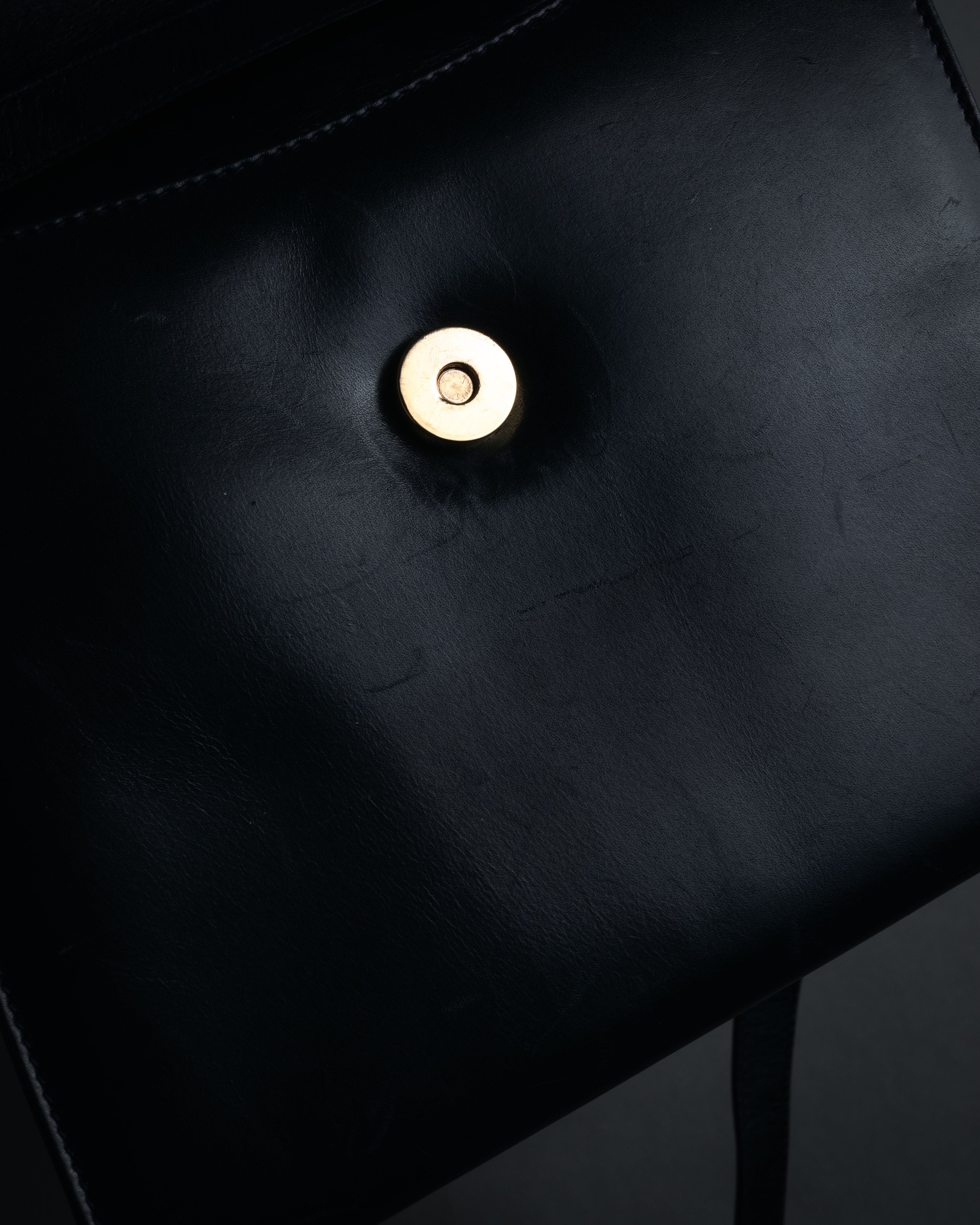 “Salvatore Ferragamo” 90’s Vara ribbon box calf shoulder bag